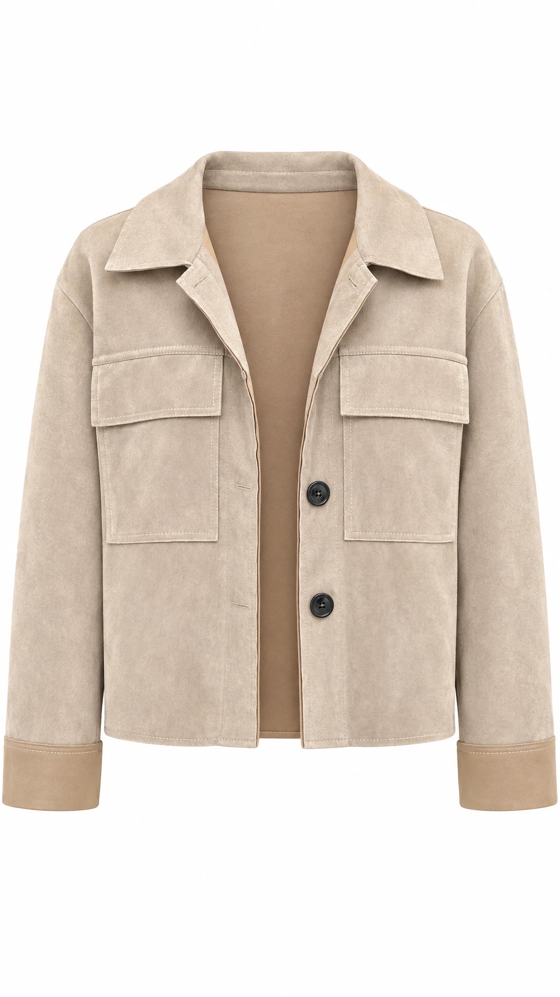 Beige Hemdjacke in Wildleder-Optik mit Kragen, Druckknopfleiste und zwei aufgesetzten Taschen auf Kleiderbügel