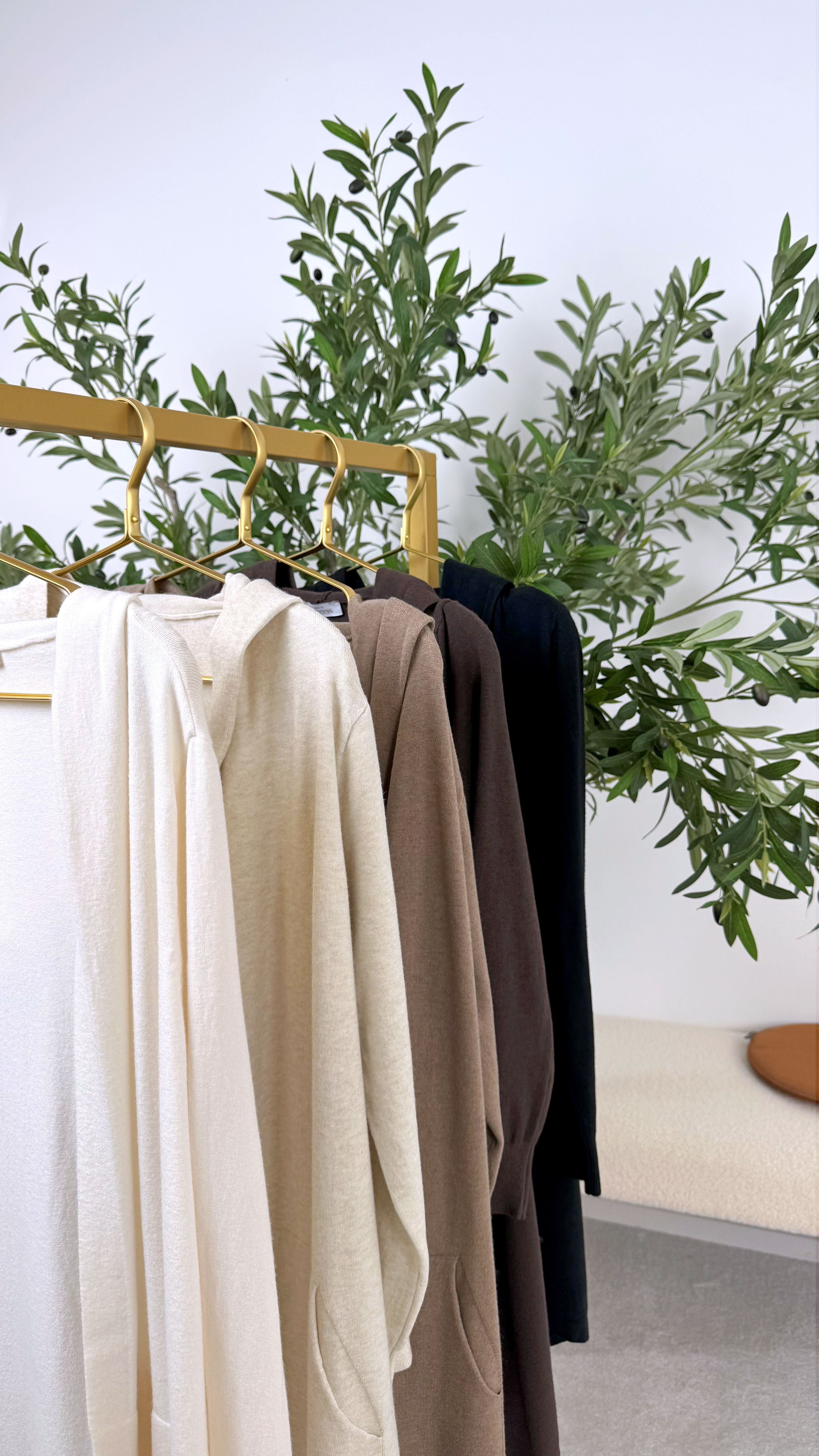 Strickjacke Warm Embrace (2555) *Schwarz* - Power of Princess