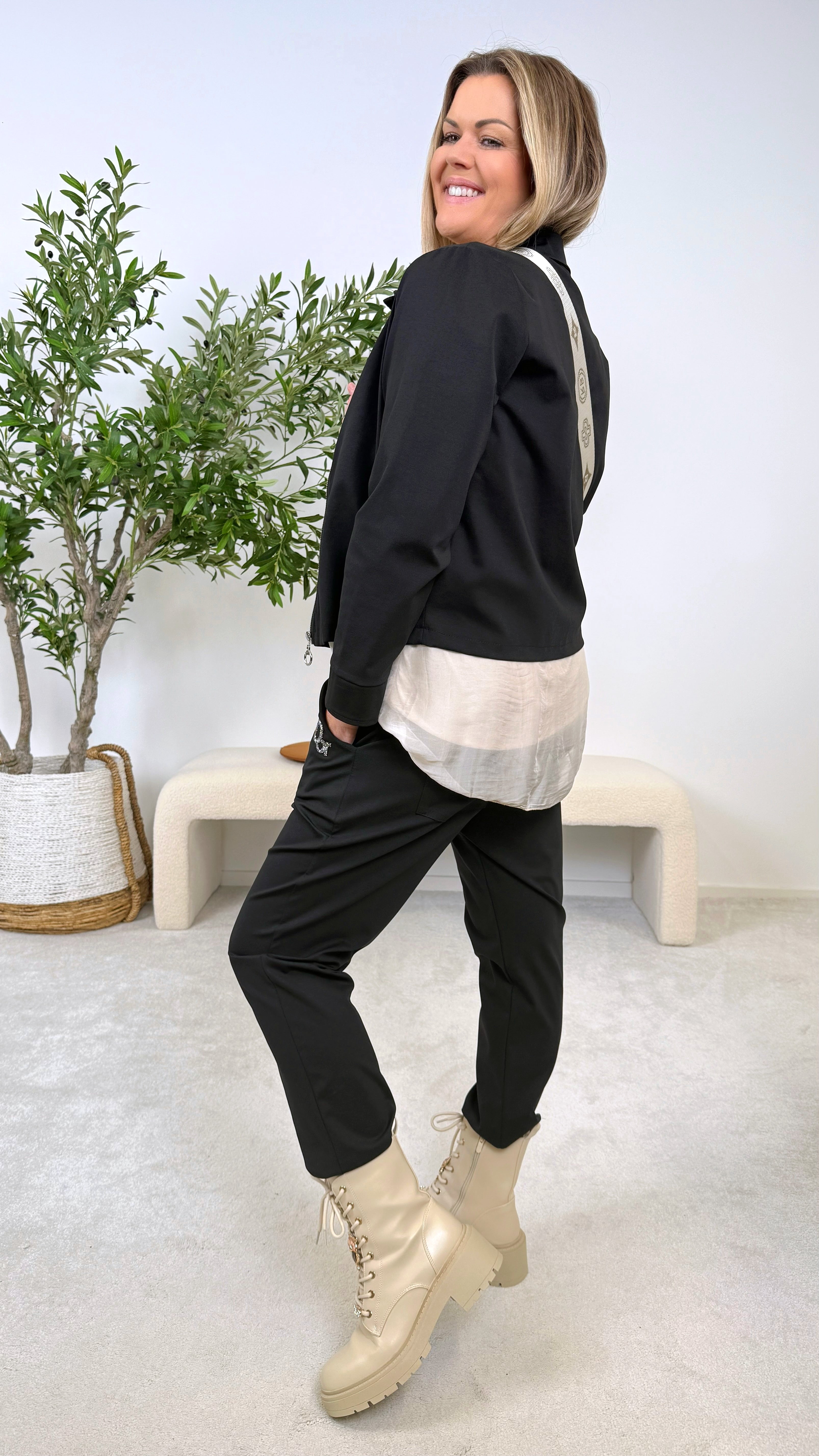 Anzugshose Doris (2 Farben) - Power of Princess