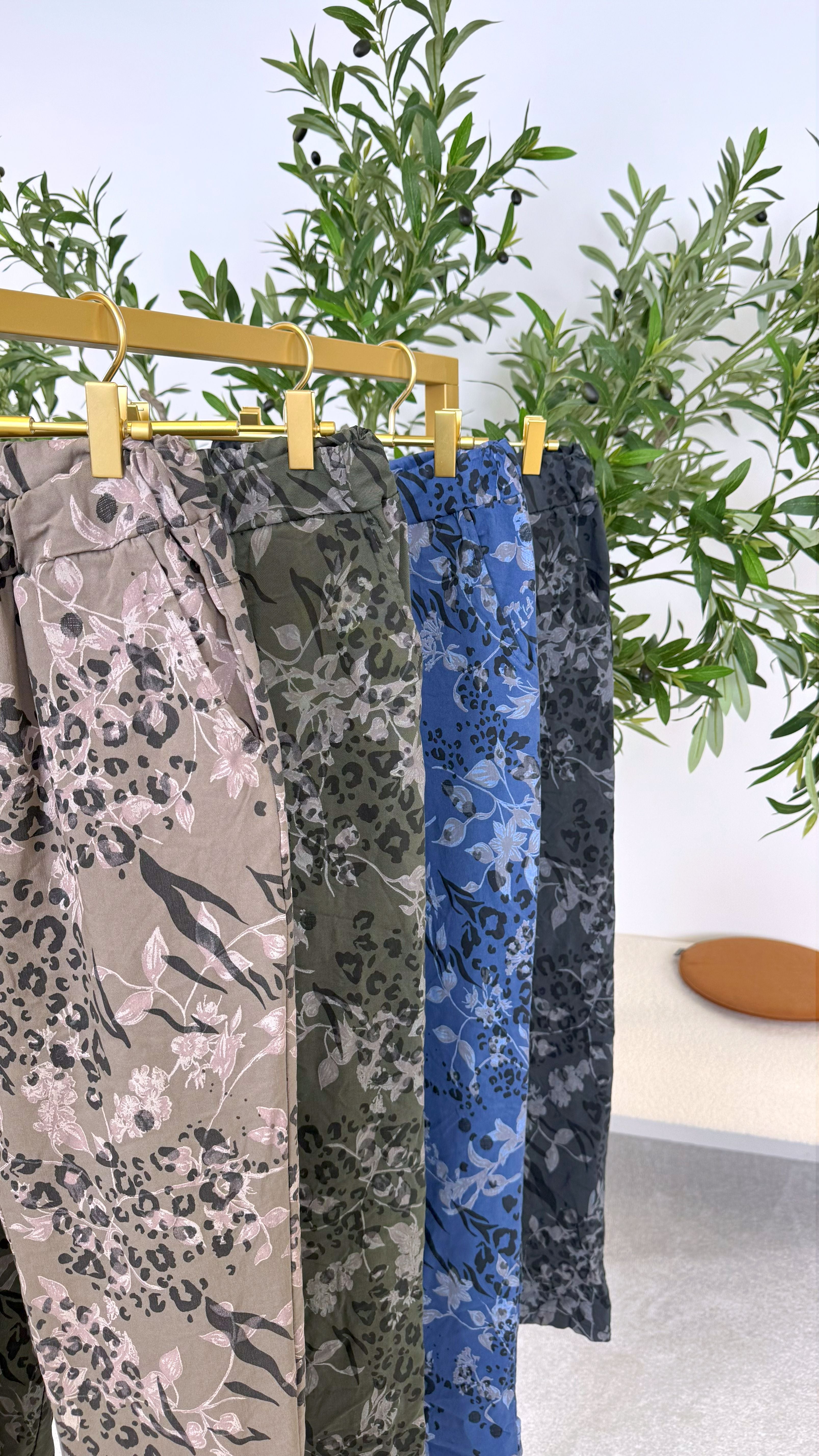 Jogpants Exotic Flower (7 Farben)