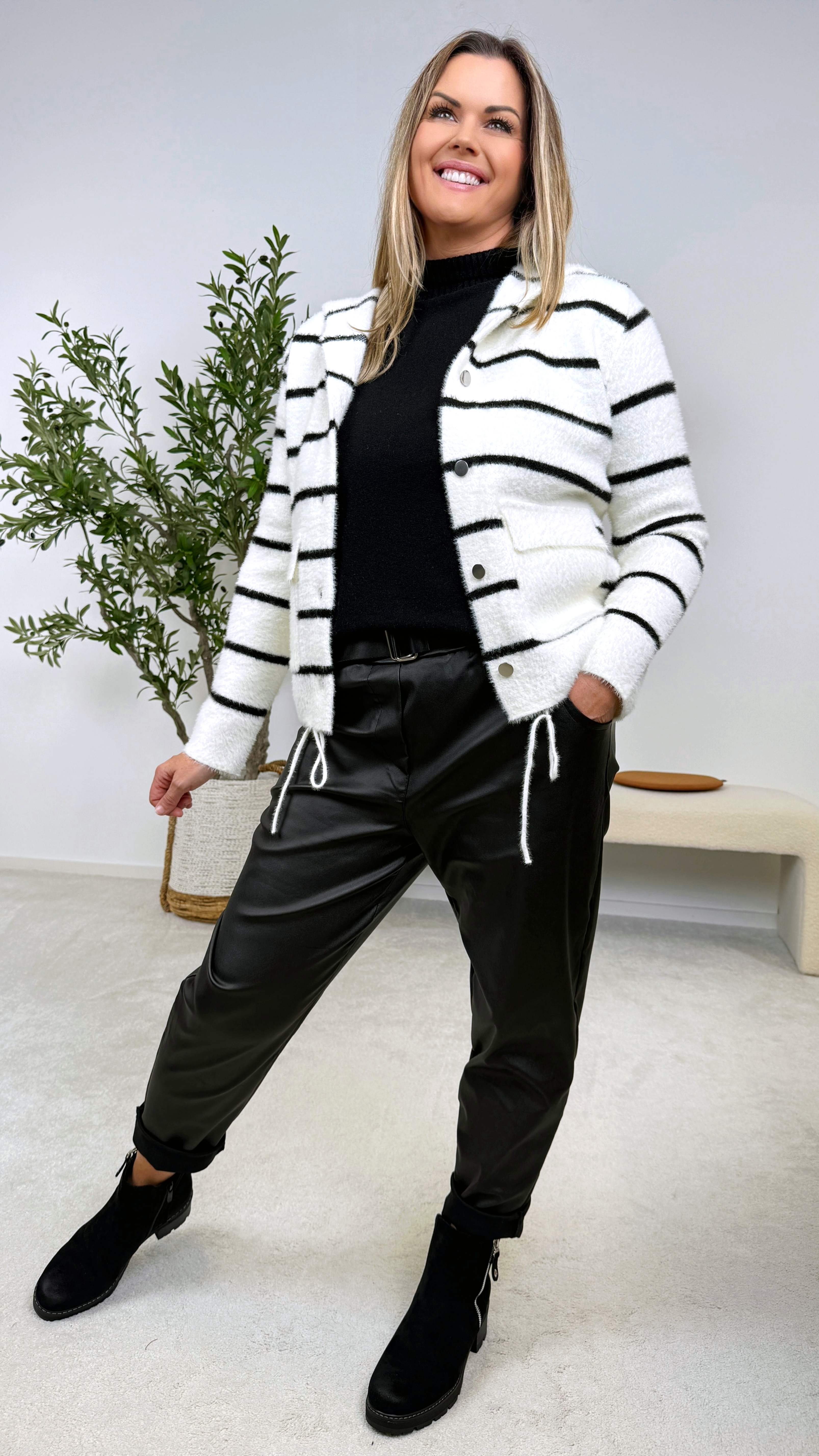 Strickjacke Velvet Stripes *Weiß* - Power of Princess