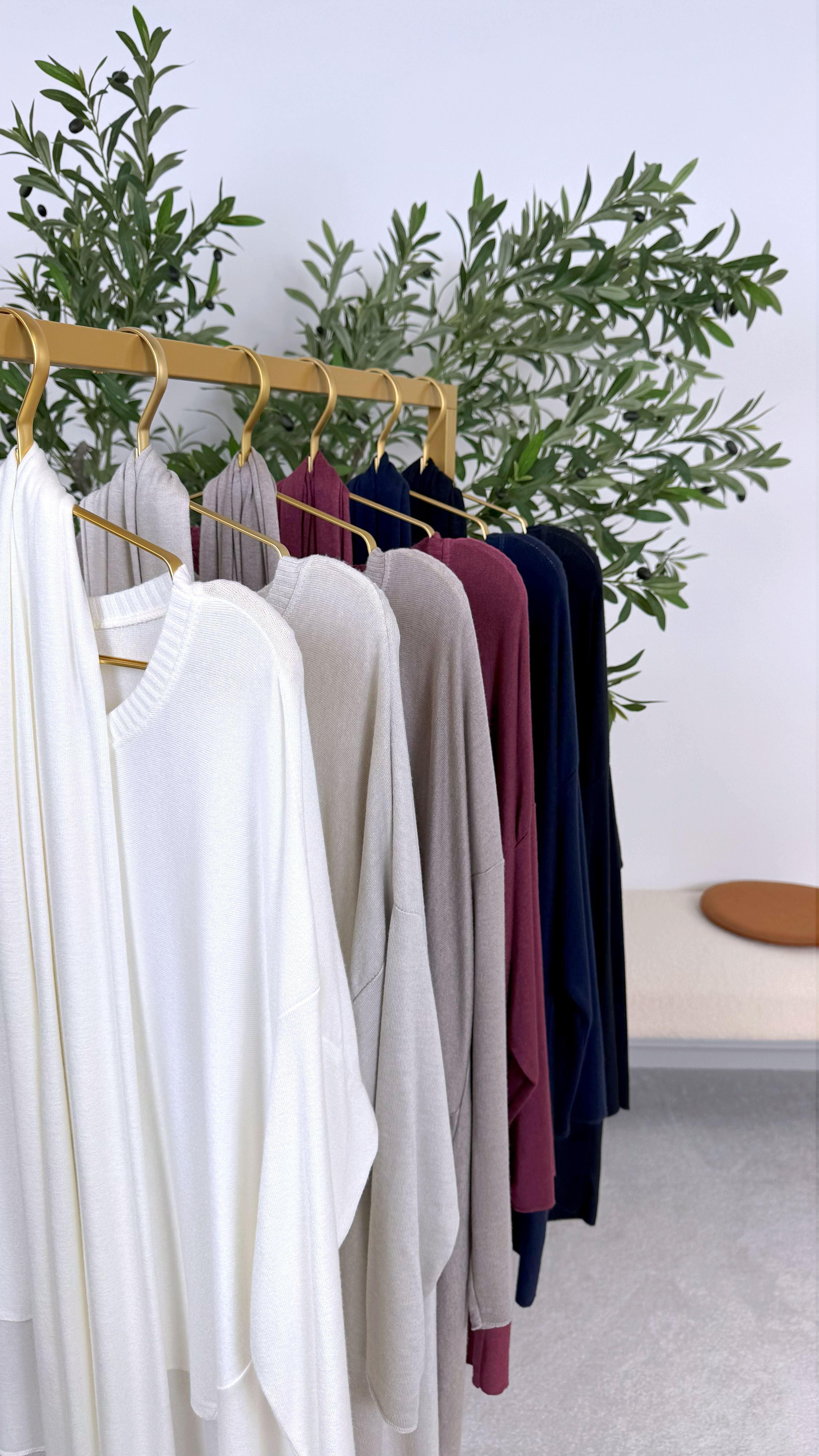 Langarmshirt Classic with Scarf (7 Farben)