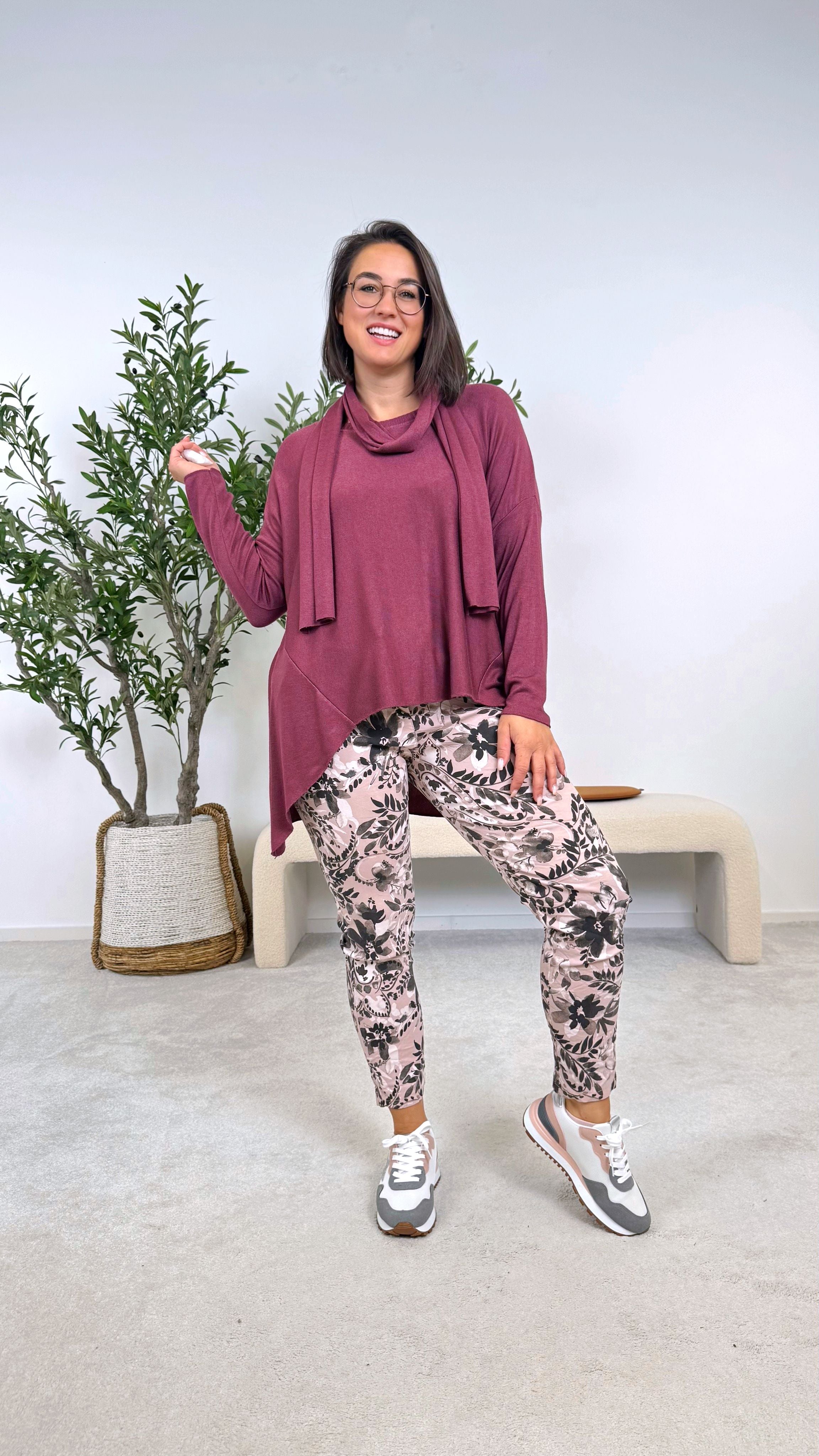 Langarmshirt Classic with Scarf (7 Farben)