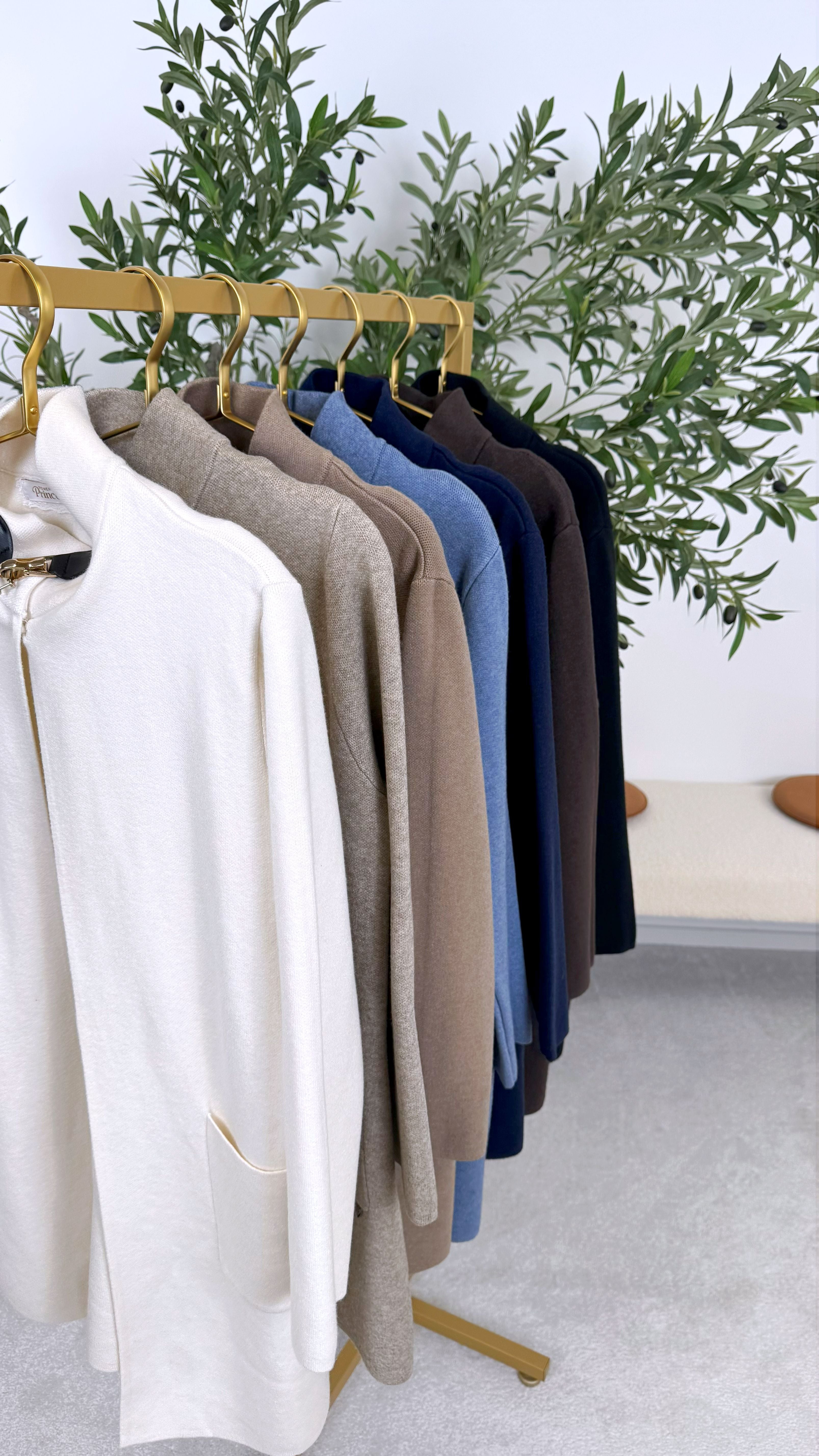 Strickjacke Royal Drape (7 Farben)