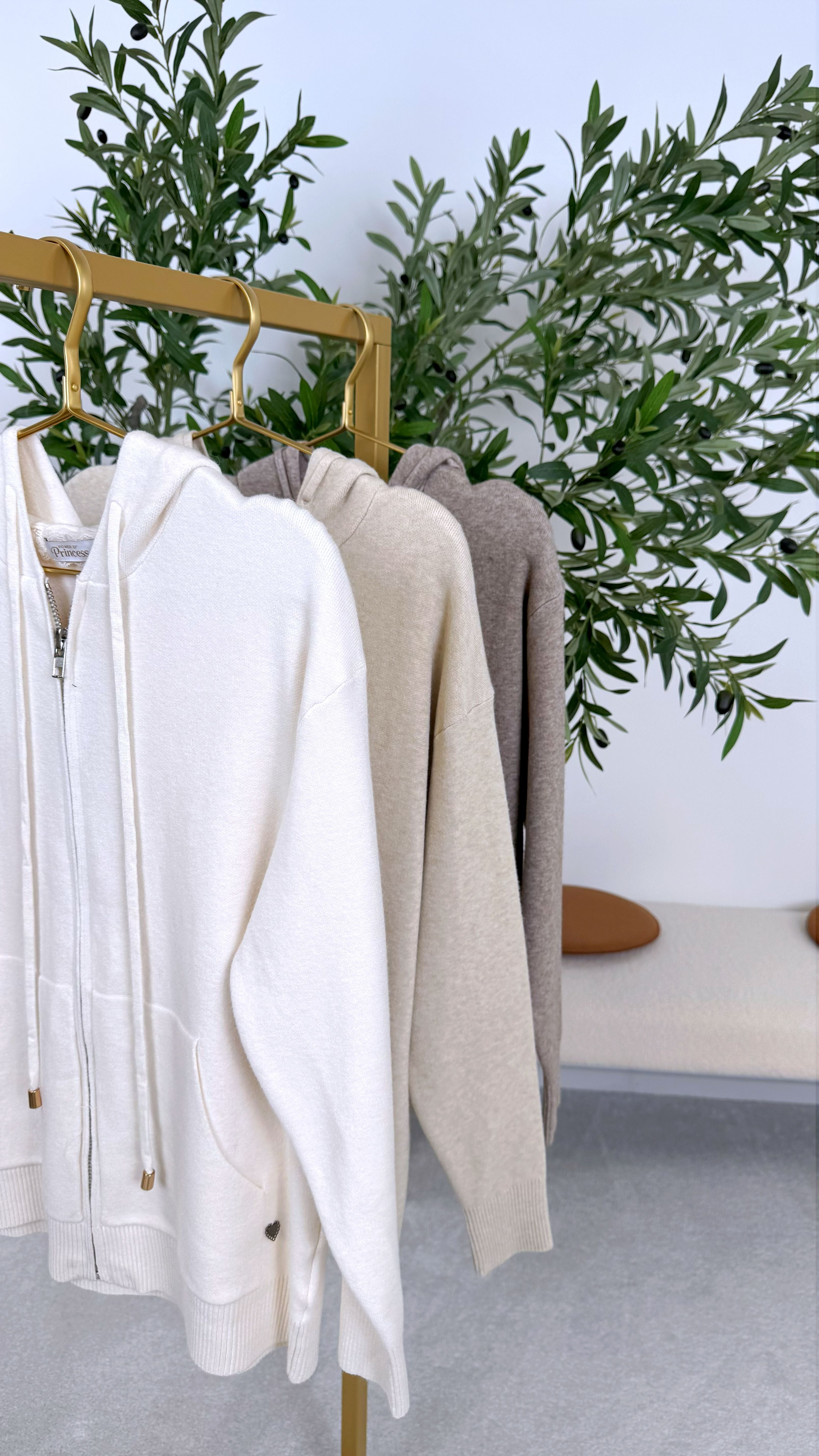 Strickjacke Timeless Cozy *Creme*