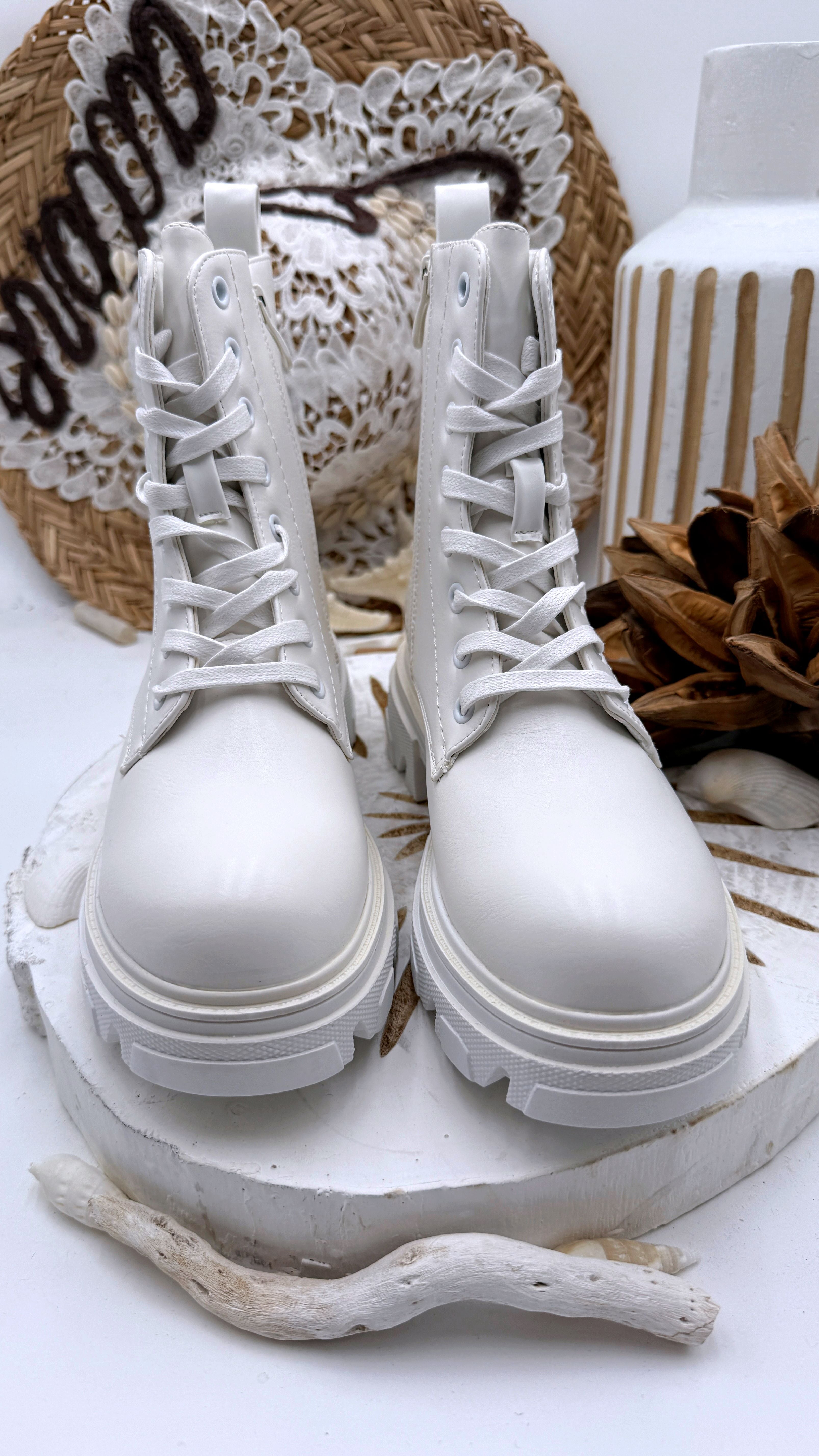 Boots Classic Life *Weiß*