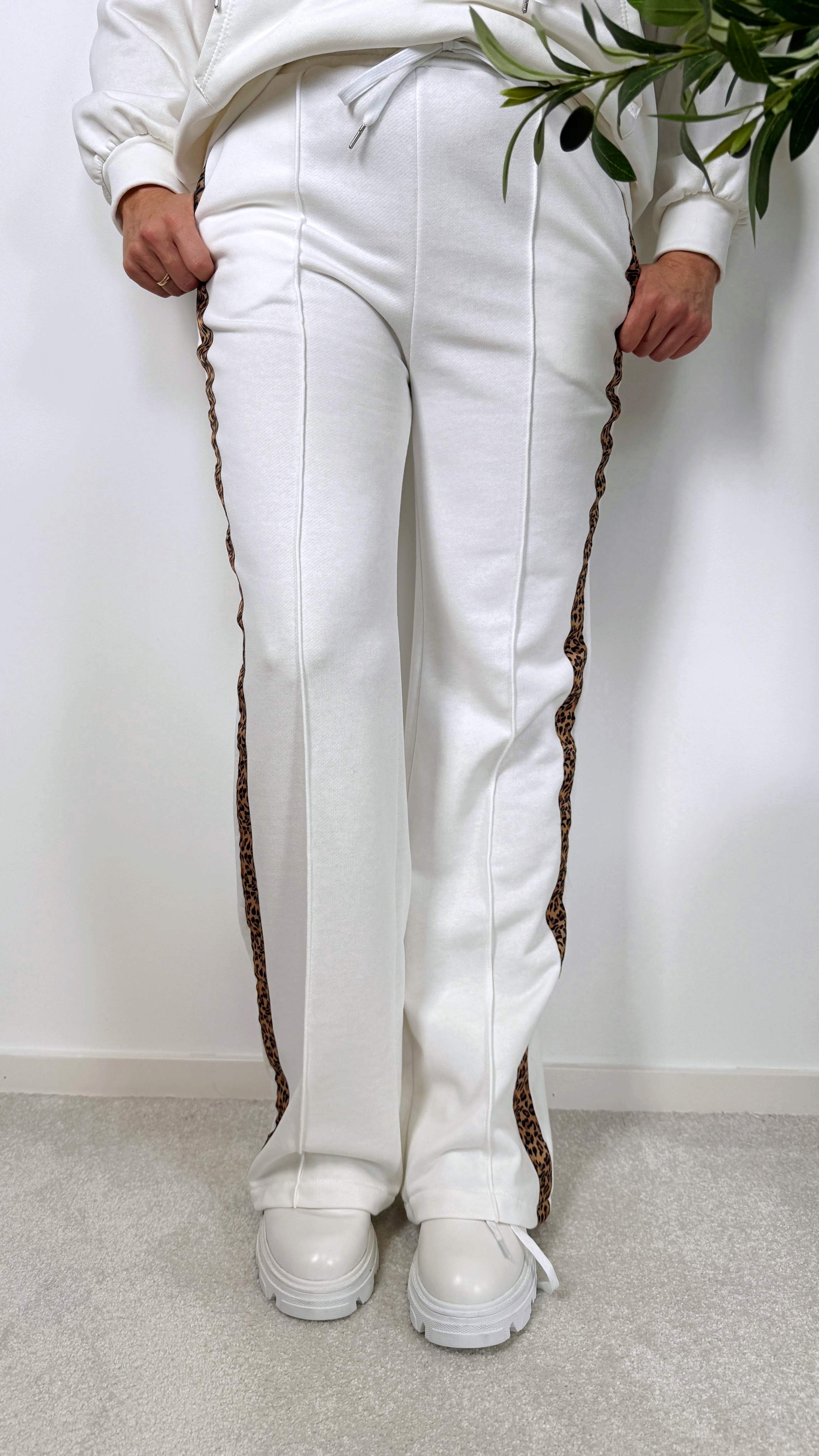 Sweathose Wild Line *Weiß*