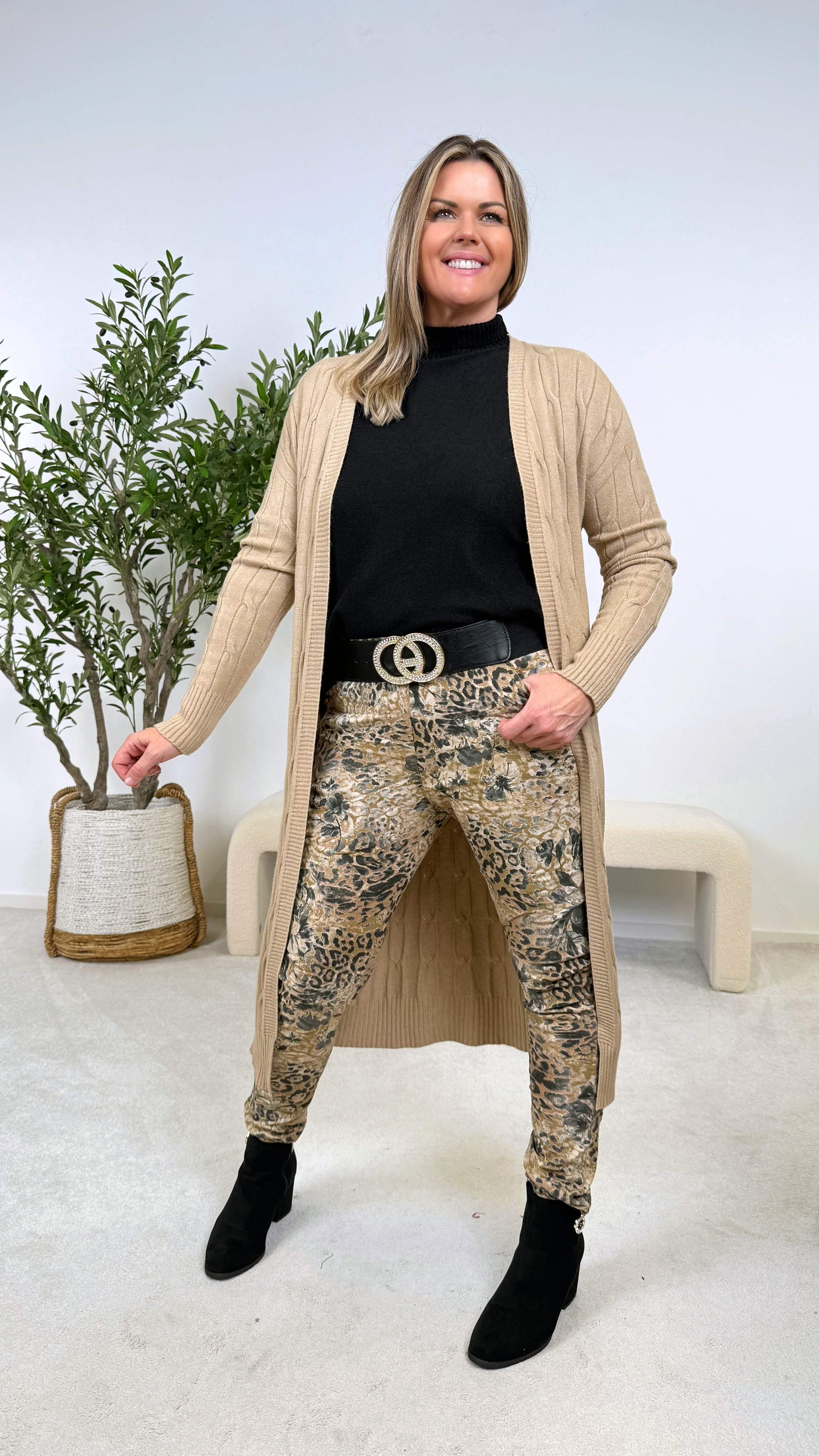 Strickjacke Woolen Grace (3 Farben)