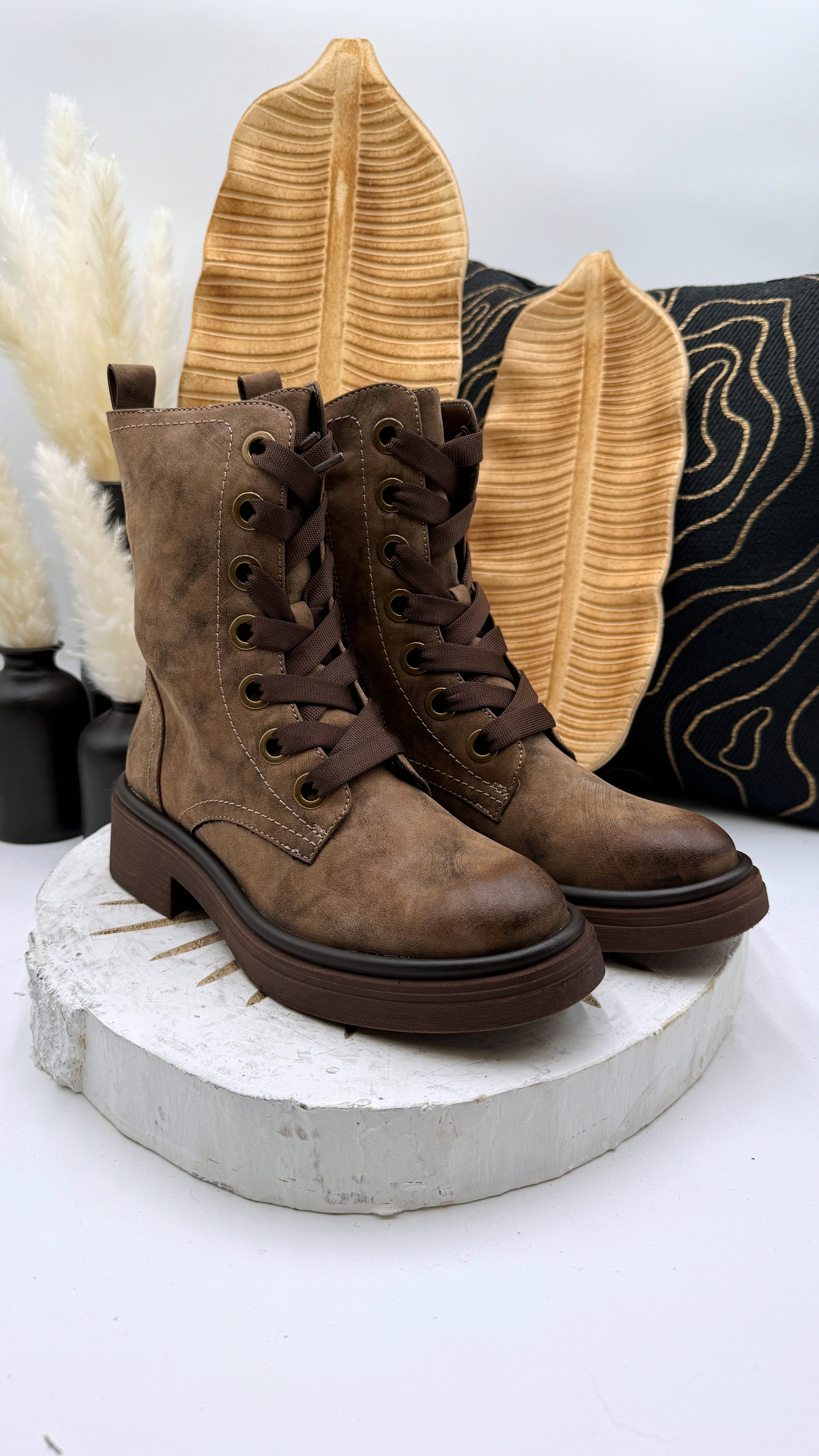 Boots Laced & Loaded *Schoko*