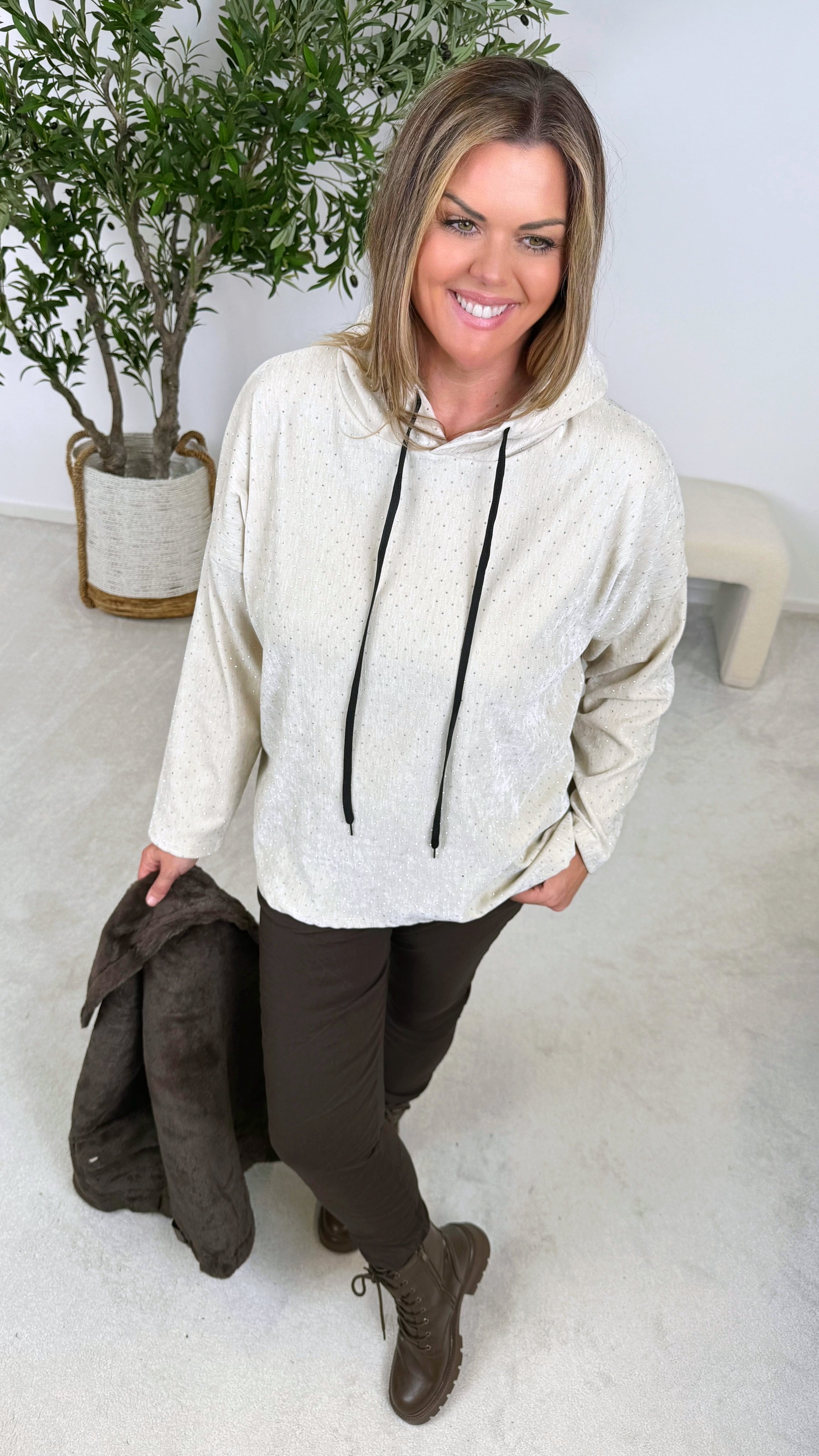 Hoodie Glitz Queen *Beige*