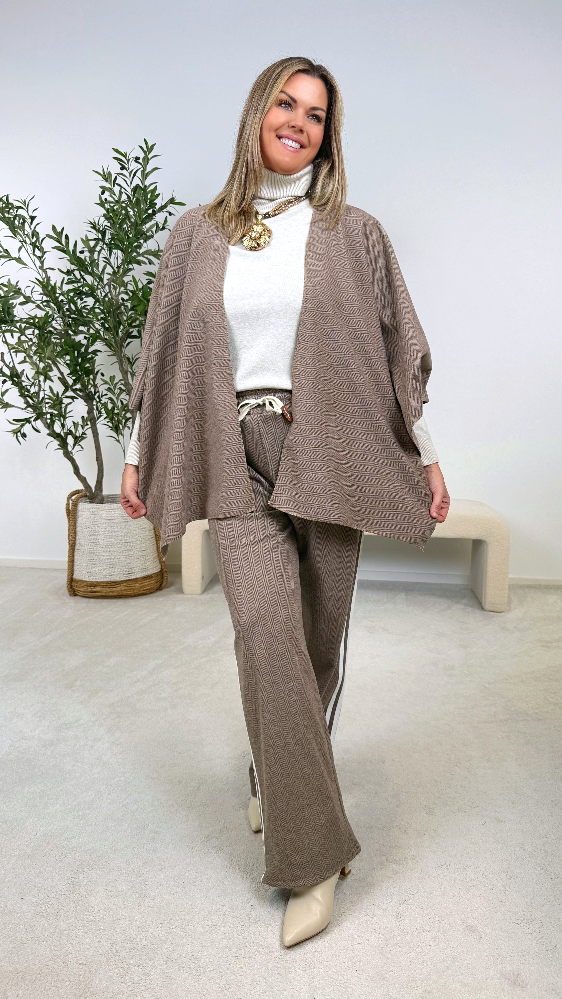 Poncho Elegant Twist *Camel*