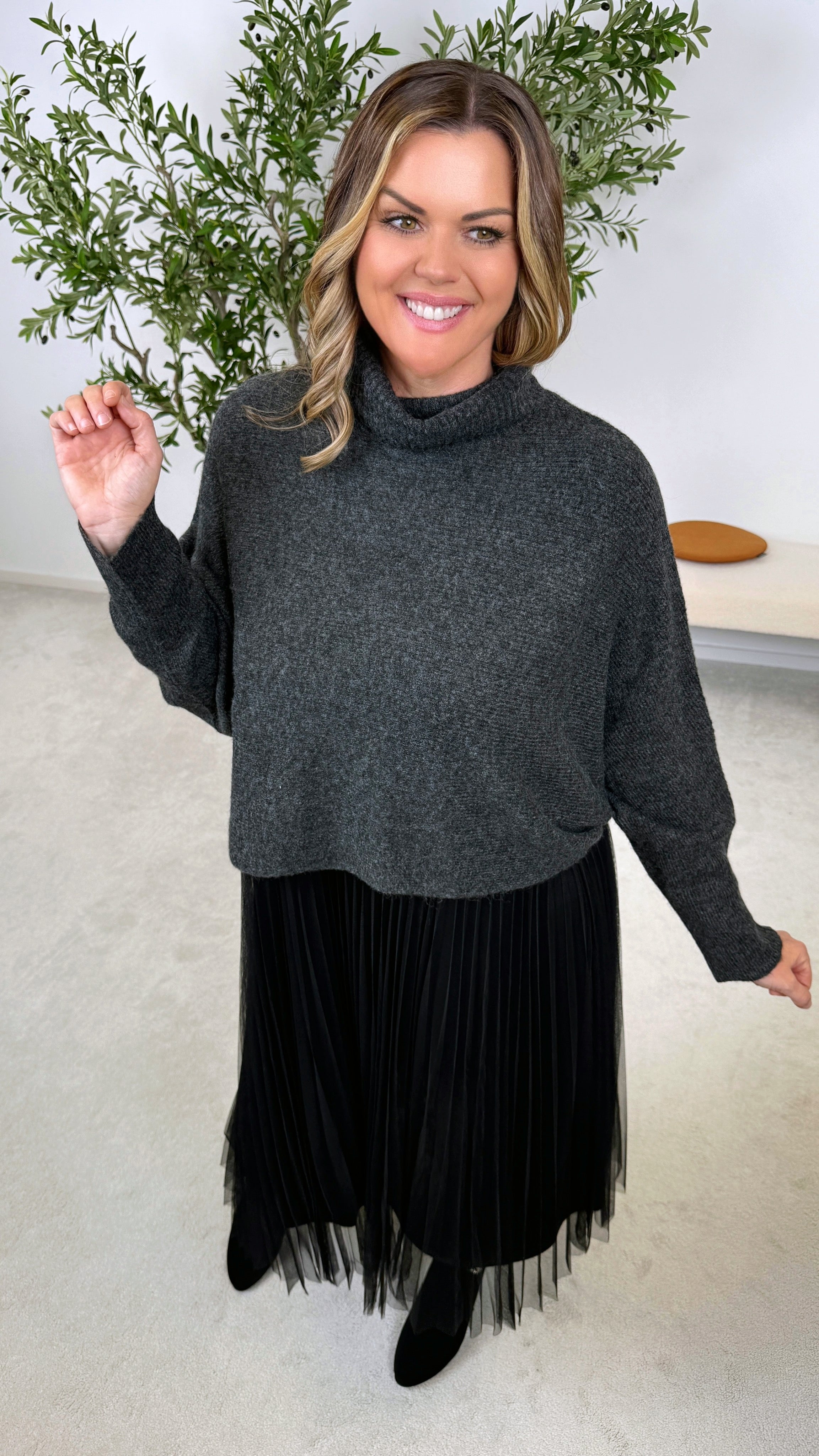 Kurzer Rollkragenpullover Autumn Cloud *Dunkelgrau* SH-8502