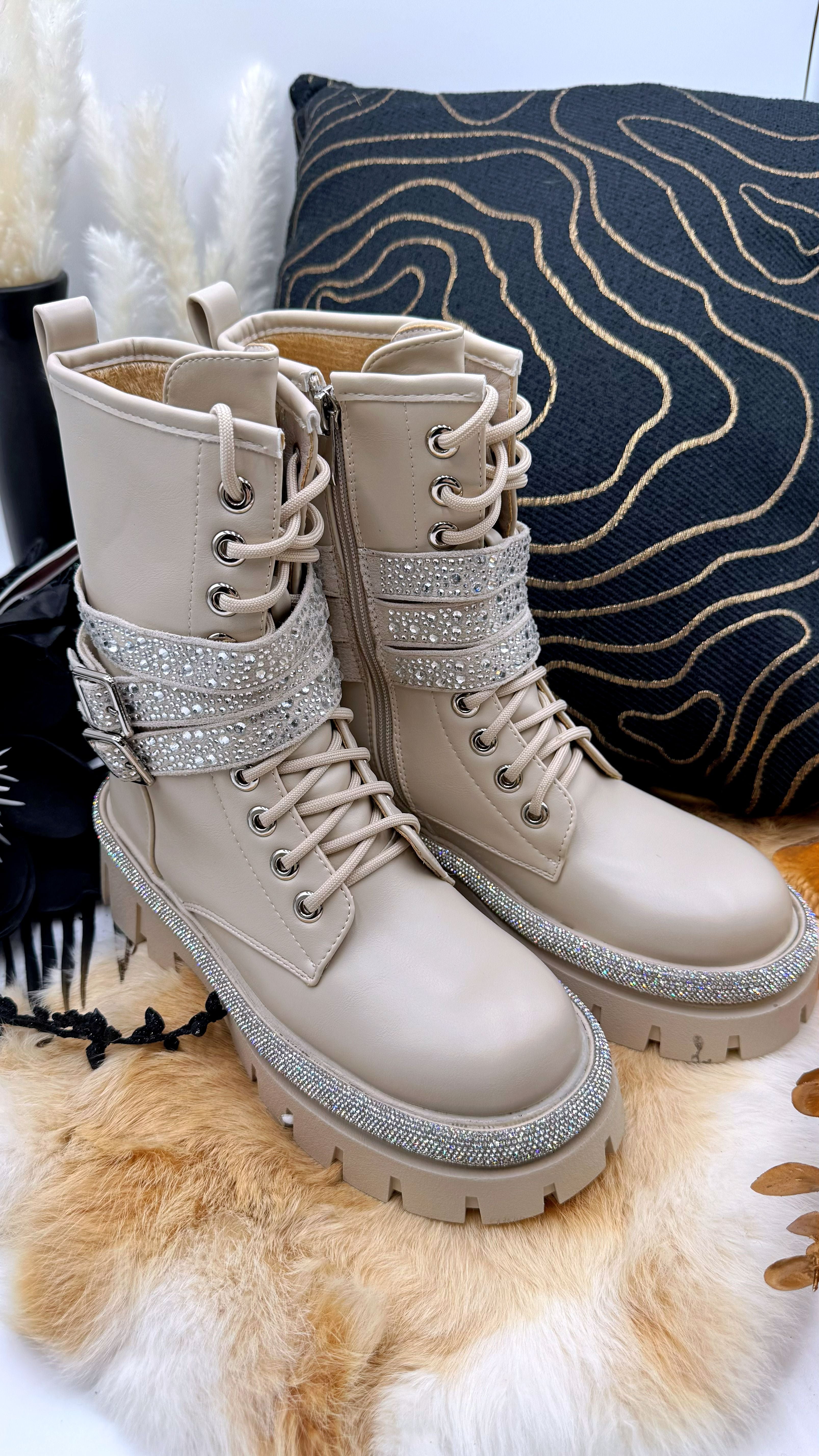 Boots Shine Warrior *Beige*