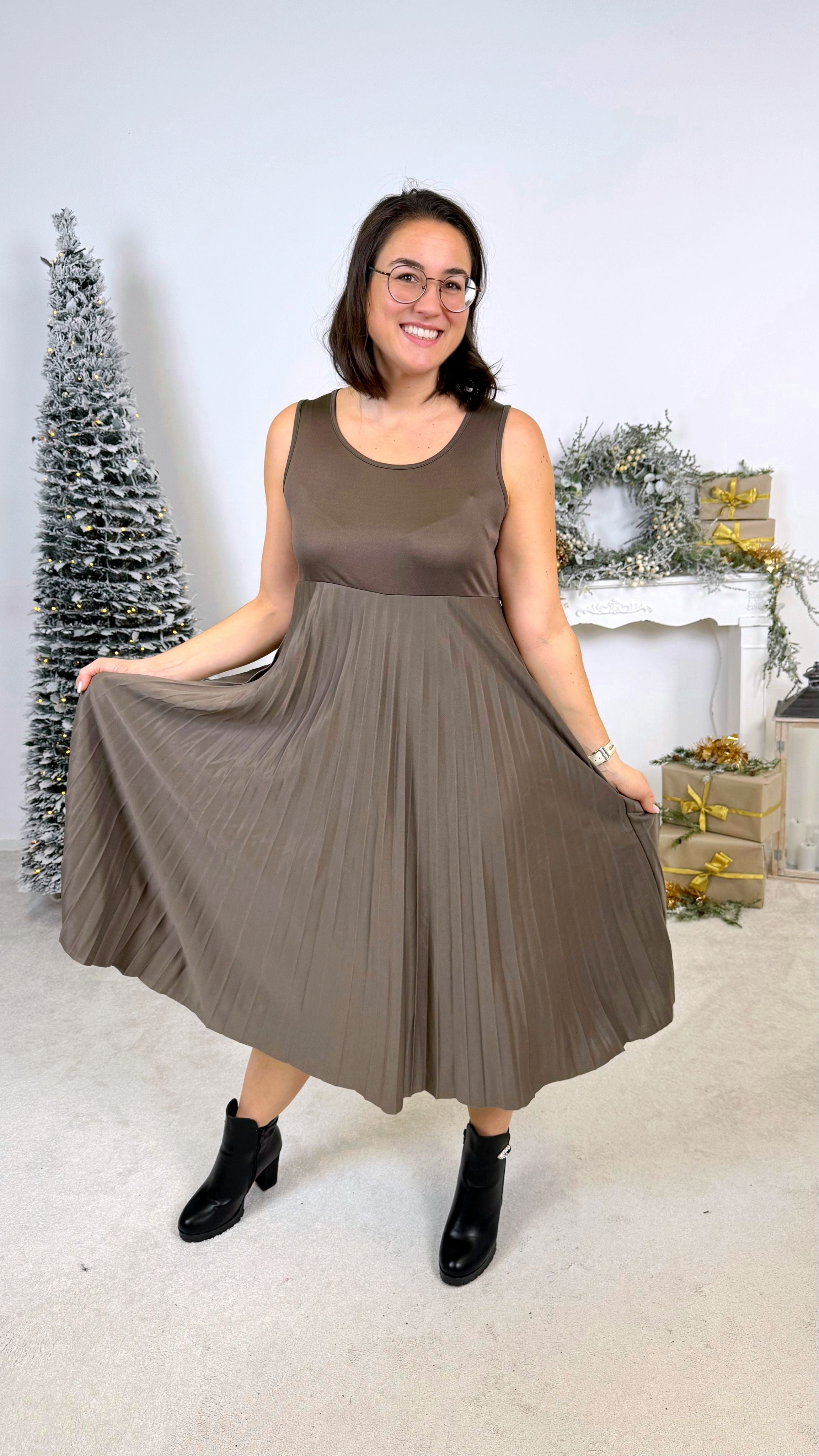 Kleid Elegant Motion *Taupe* Q9