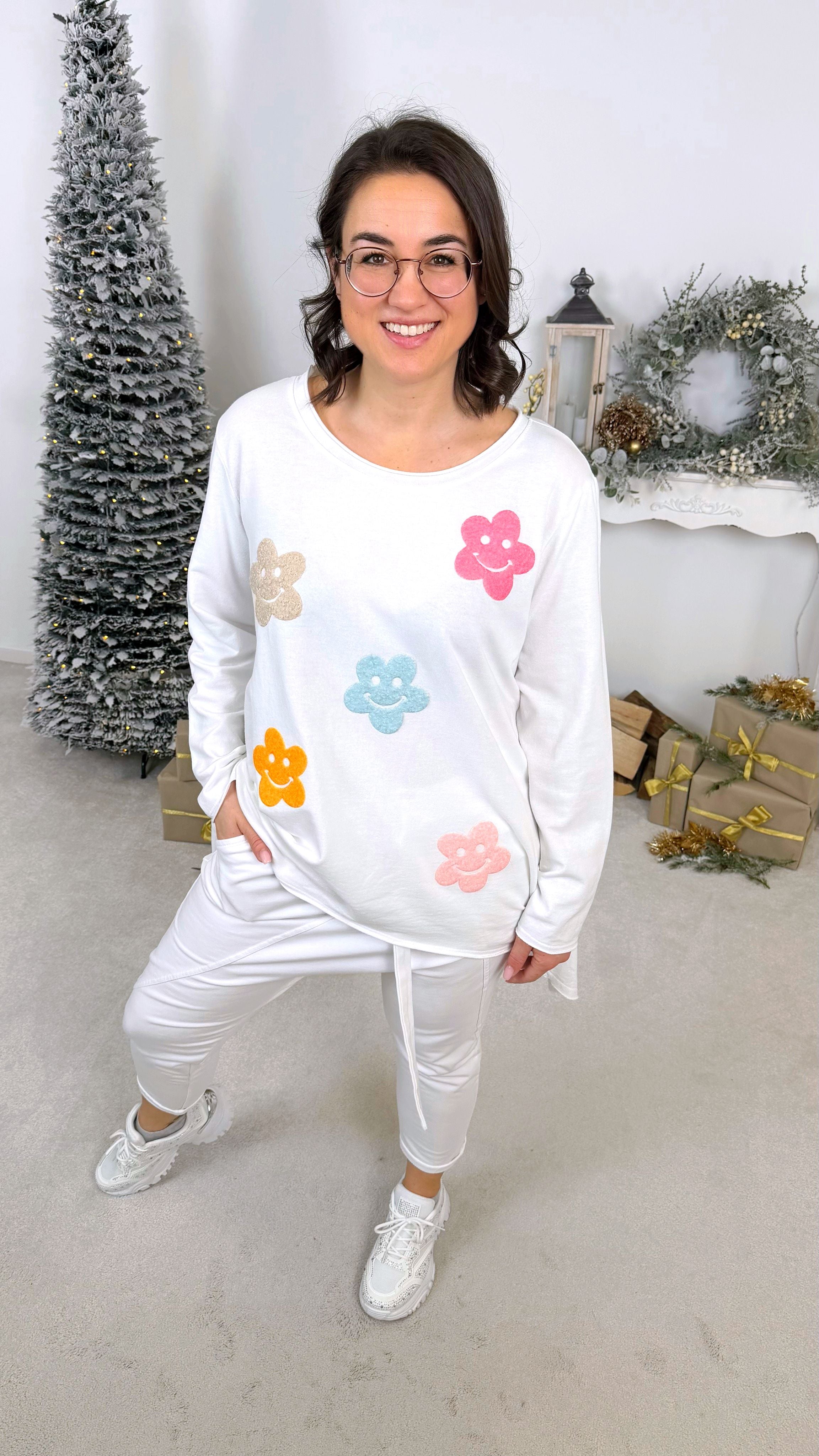 Oversized Langarmshirt Happy Blossom *Weiß*