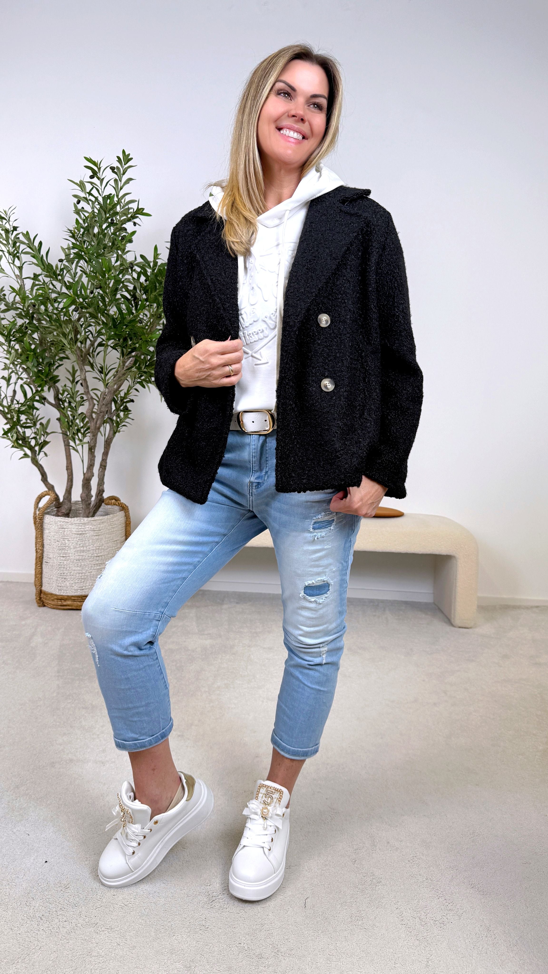 Kurze Bouclé Jacke French Power *Schwarz*