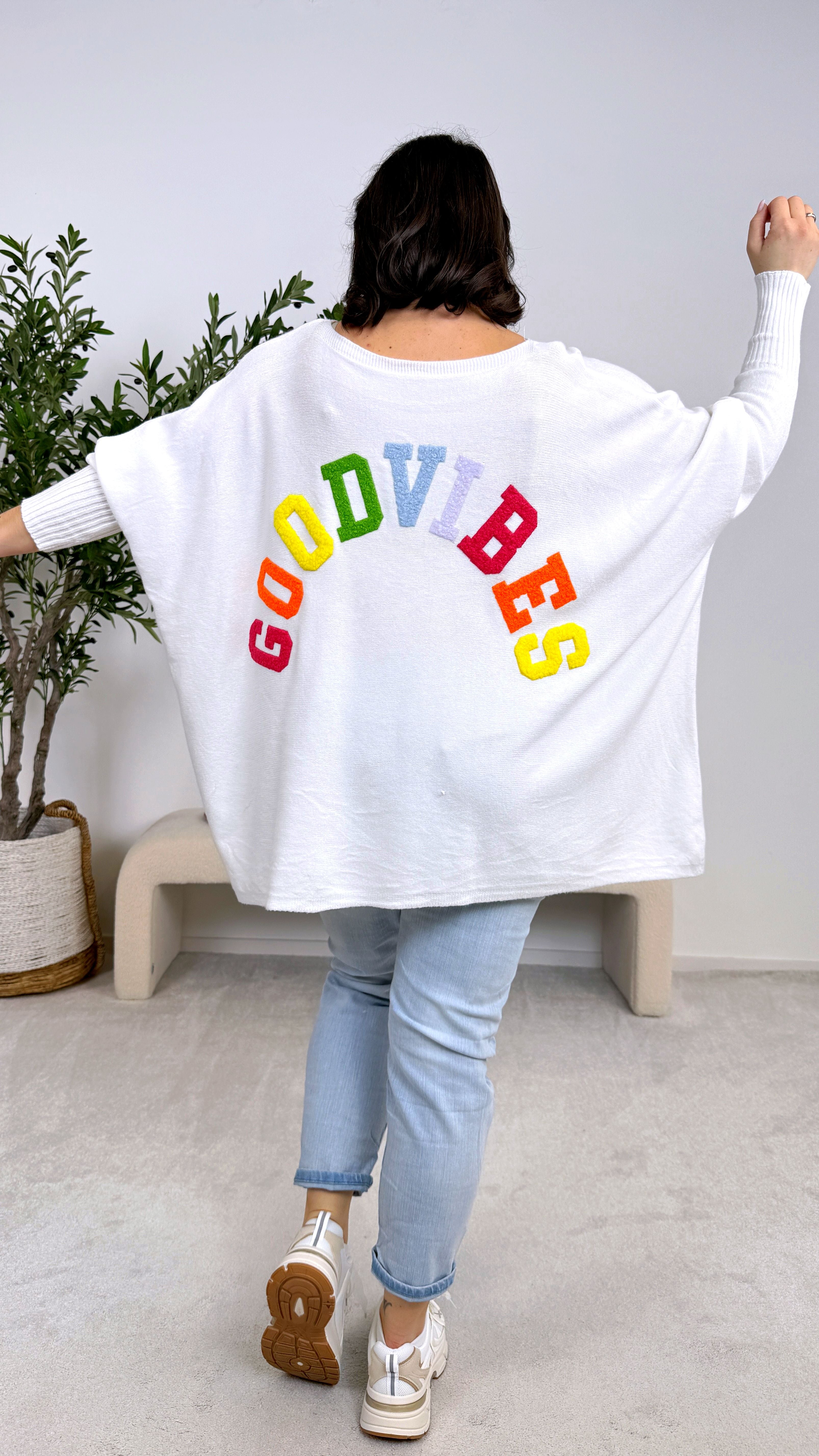 Pullover Good Vibes on Back *Weiß* (lieferbar ab 29.1.26)