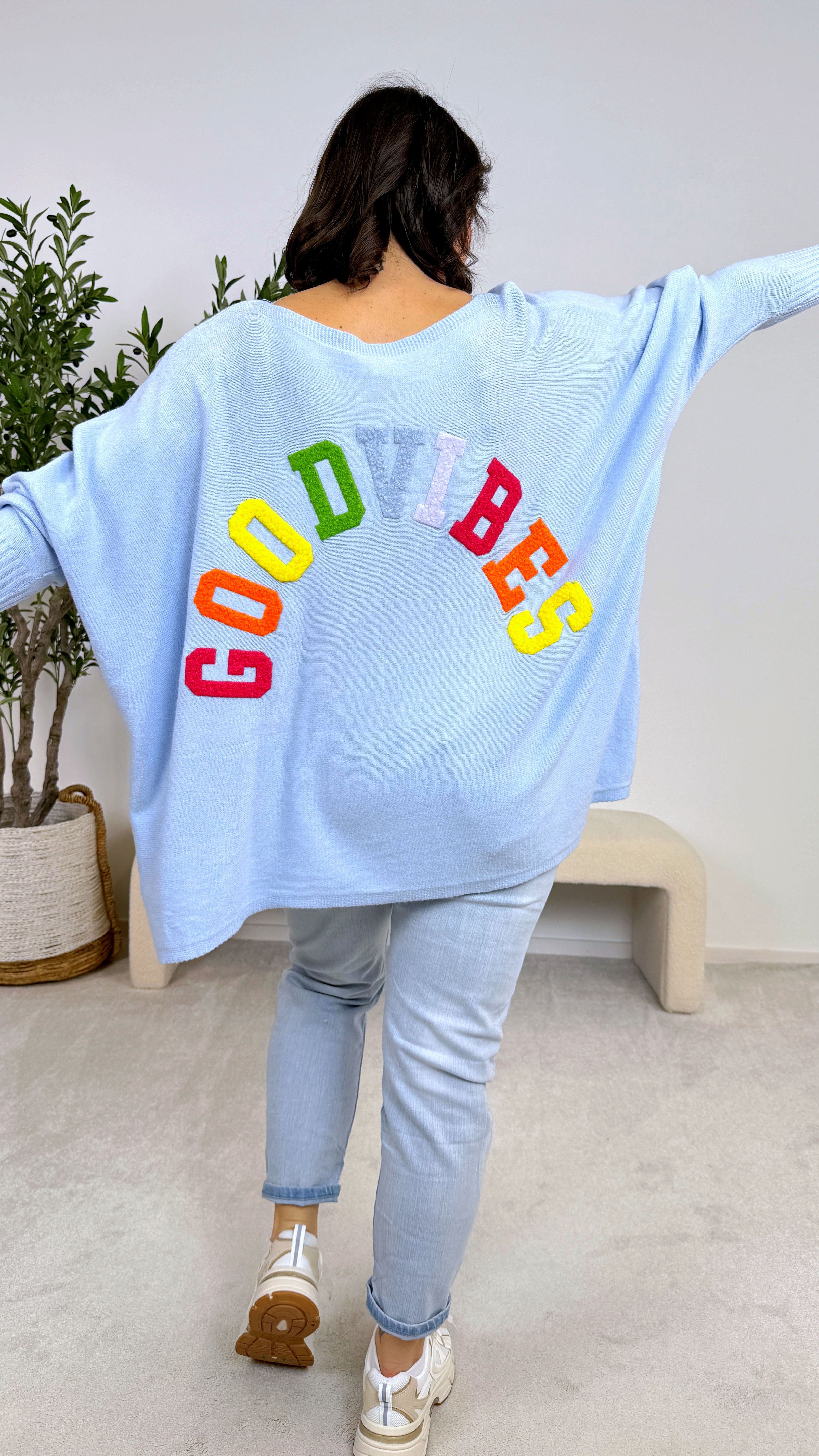 Pullover Good Vibes on Back *Hellblau*