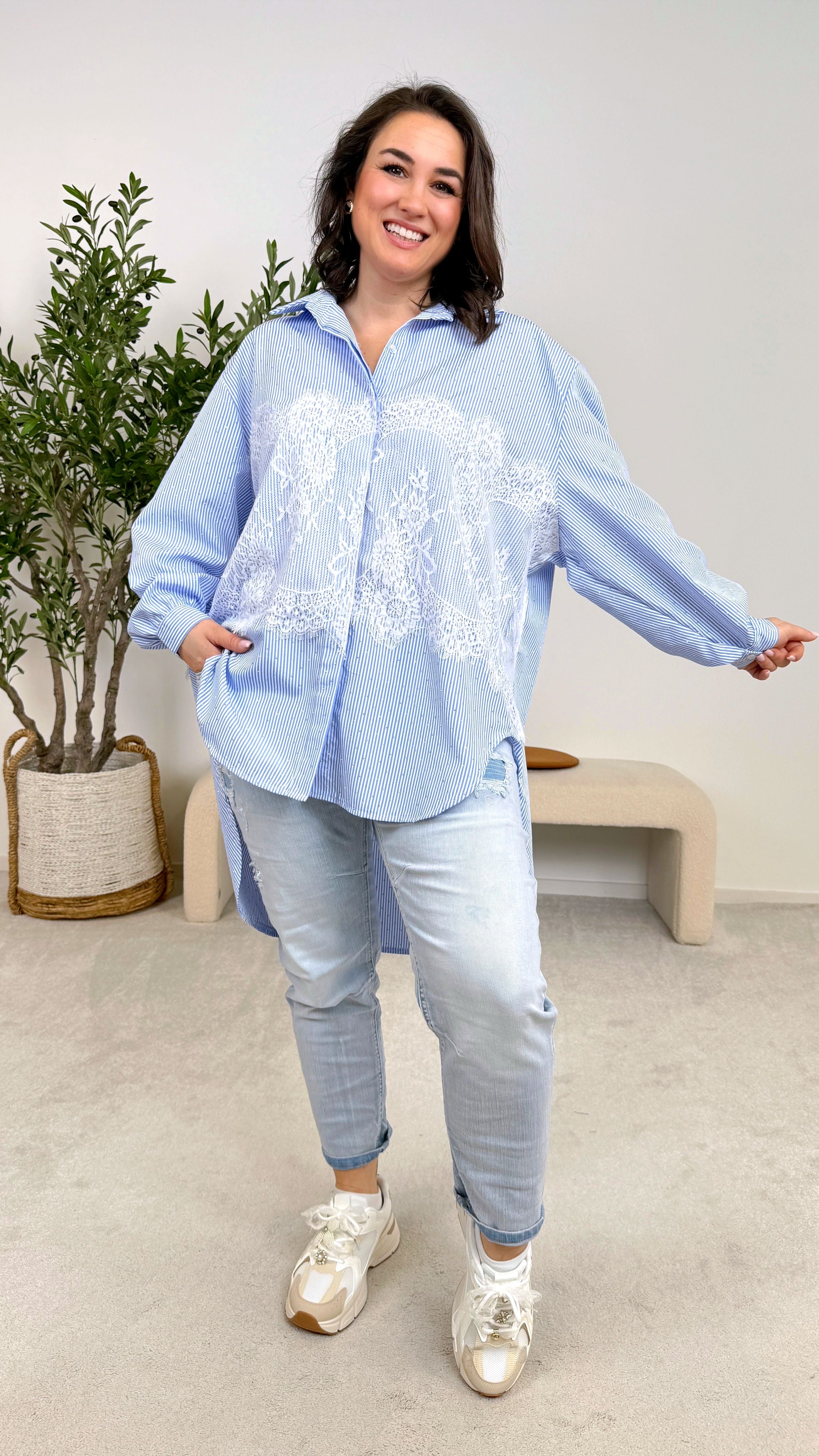 Bluse Lace & Glam *Blau*