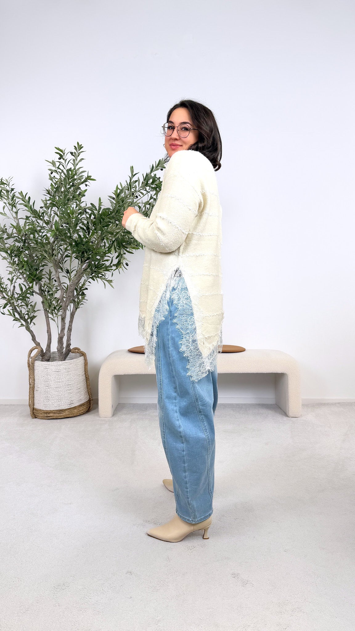 Pullover Fluffy Bloom Lace *Creme*