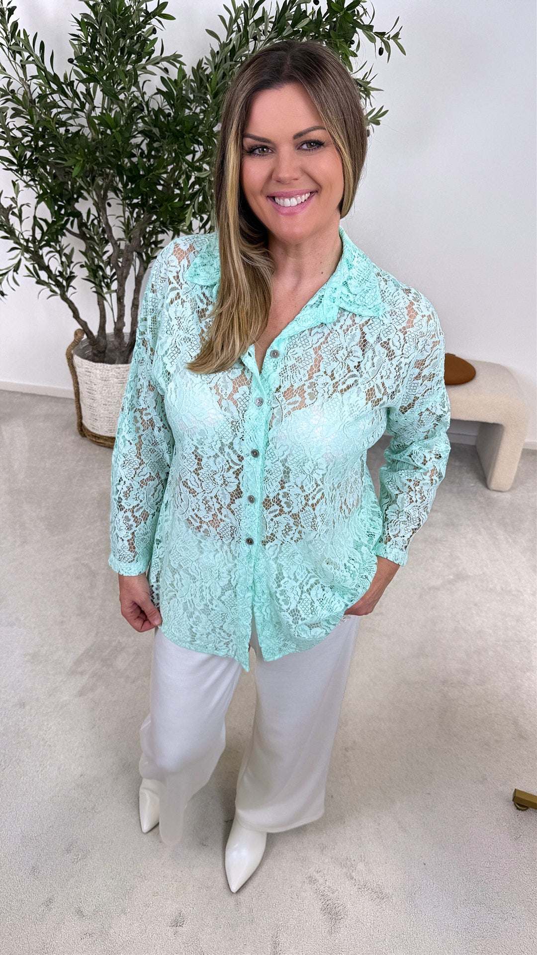 Spitzenbluse True Feminine *Mint*