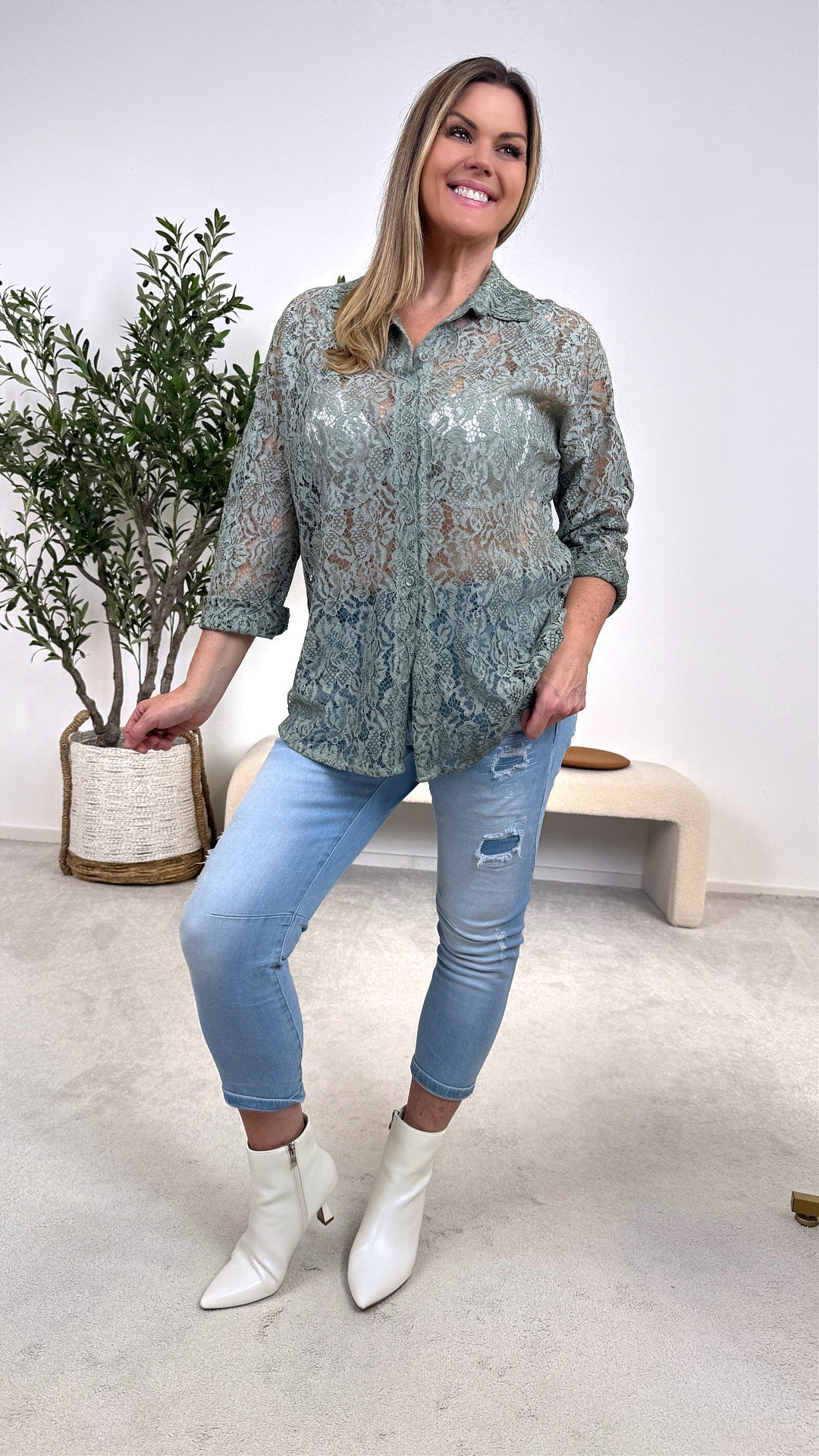 Spitzenbluse True Feminine *Khaki*