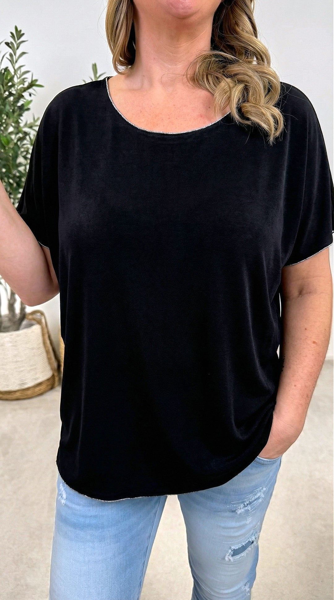 T-Shirt Classic Fit *Schwarz*