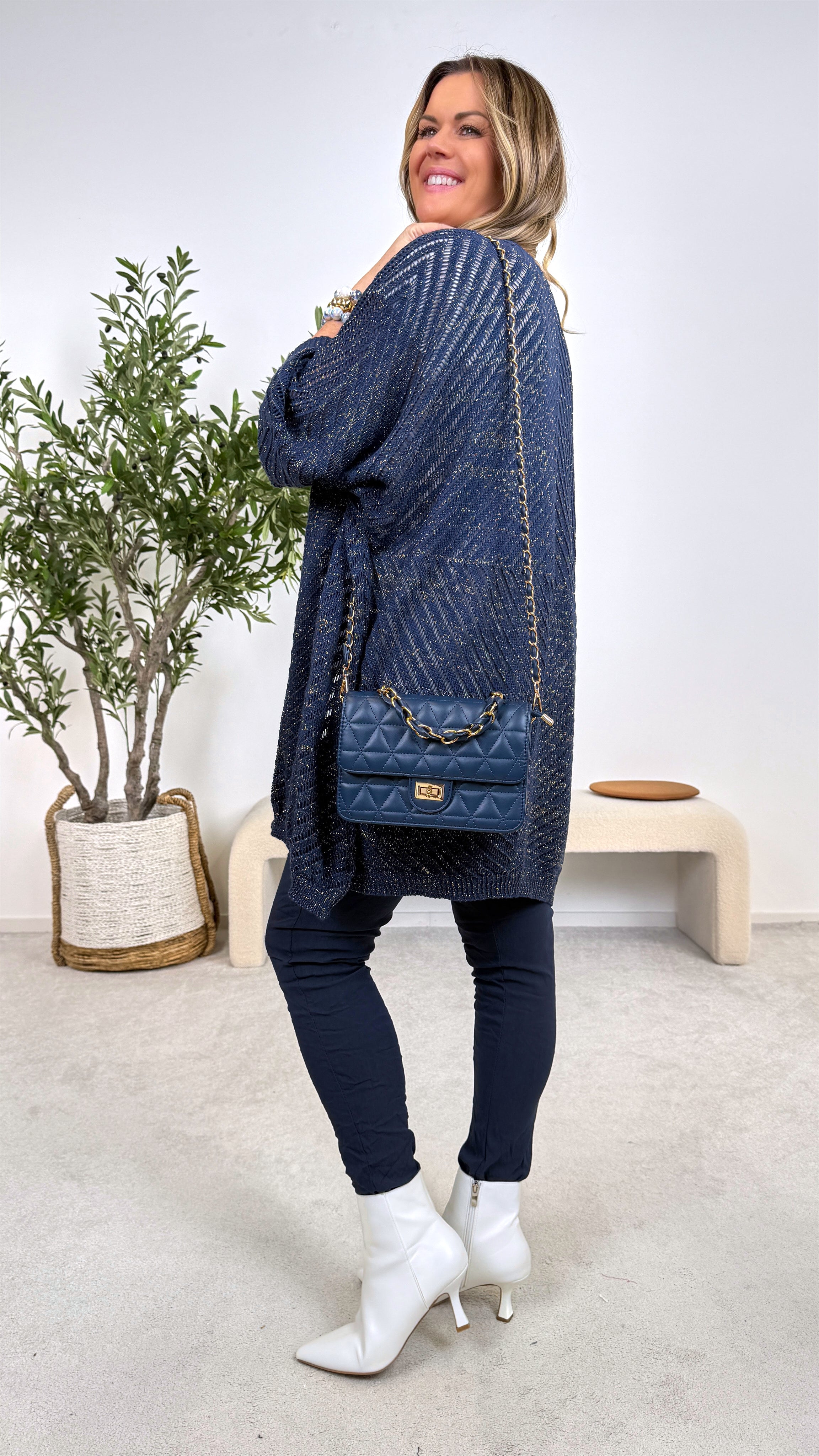 Netz Strickjacke Golden Hour *Dunkelblau*