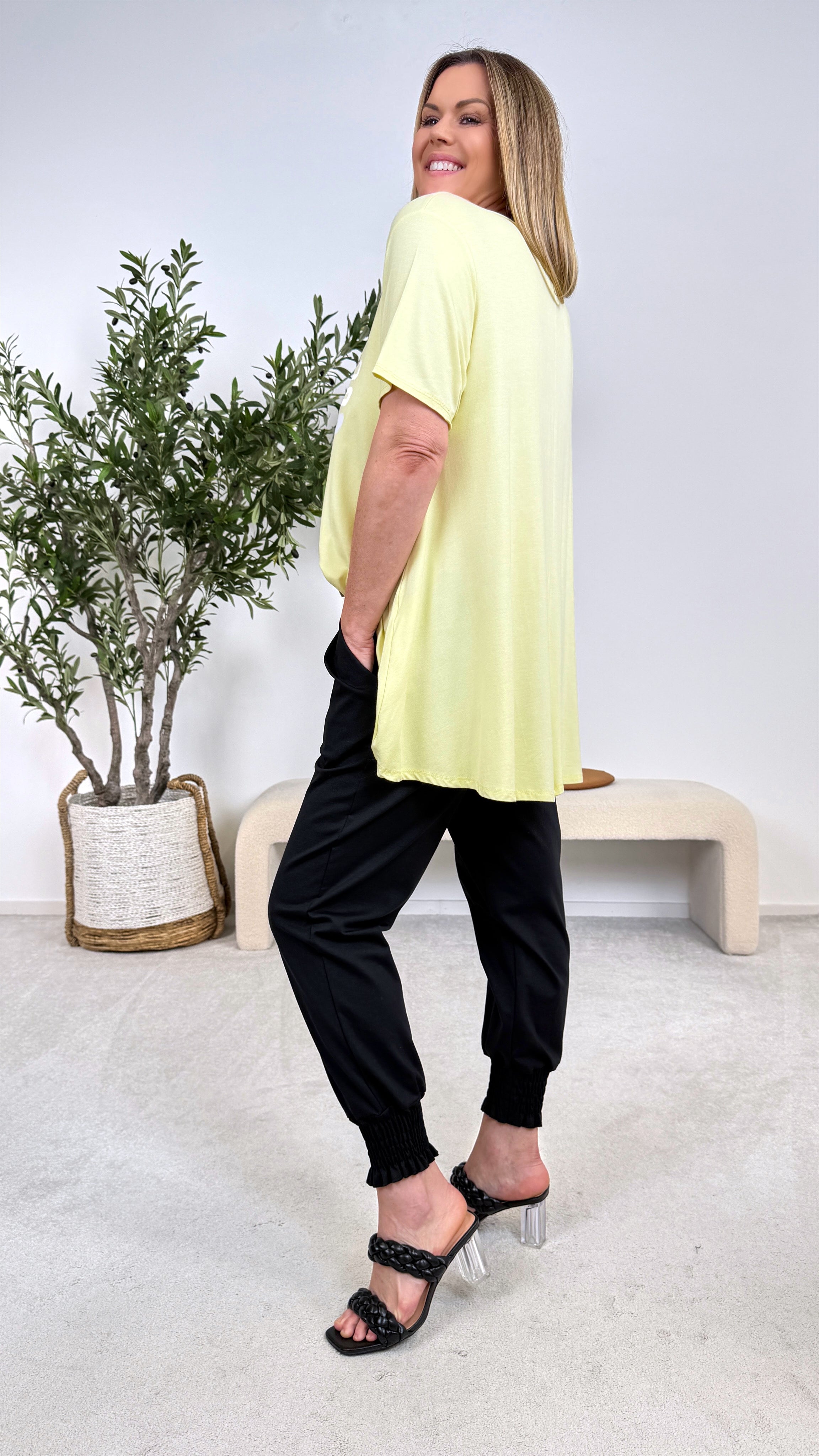 T-Shirt Lovely Day *Gelb*