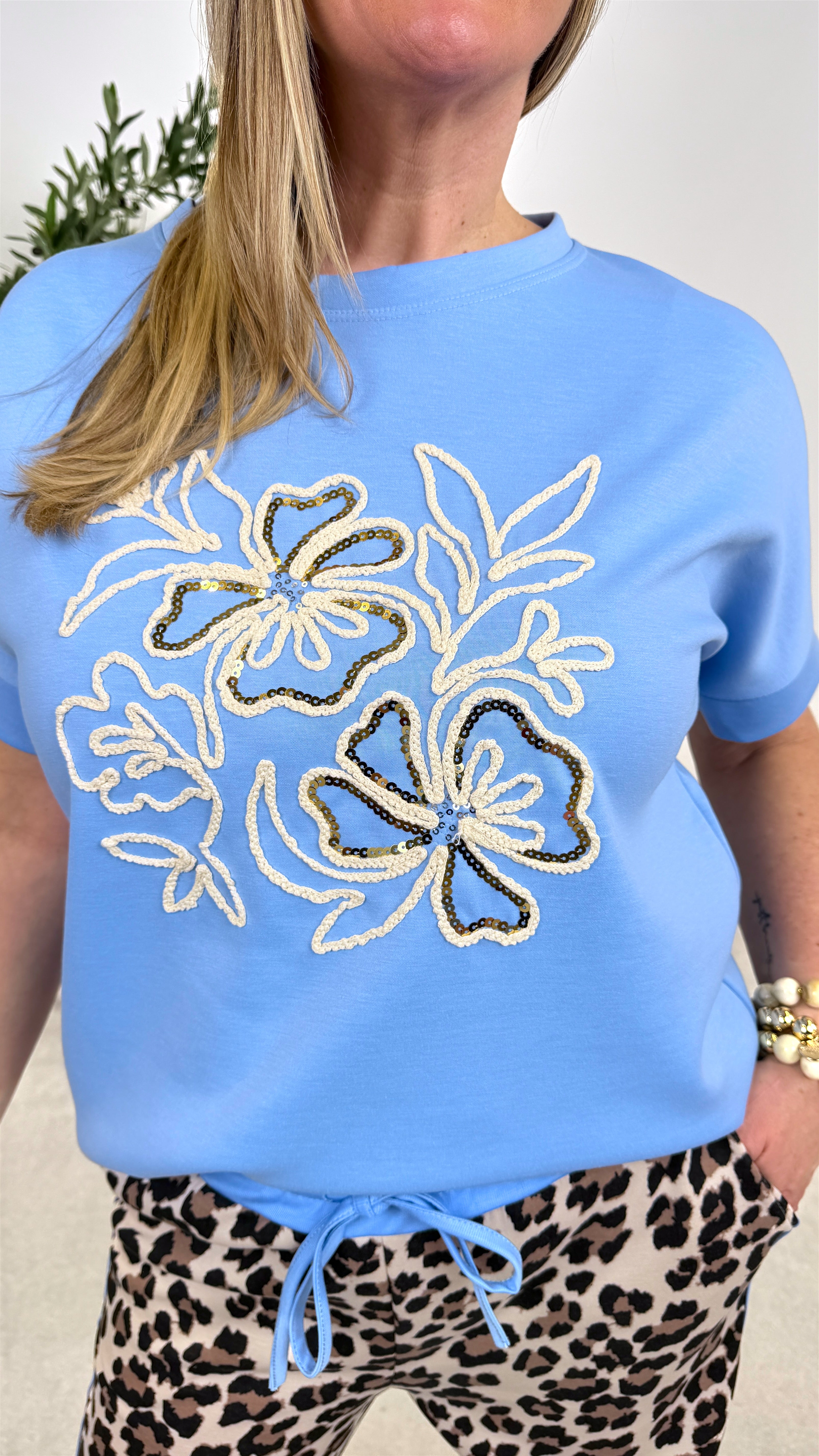 T-Shirt Elegant Blossom *Blau*