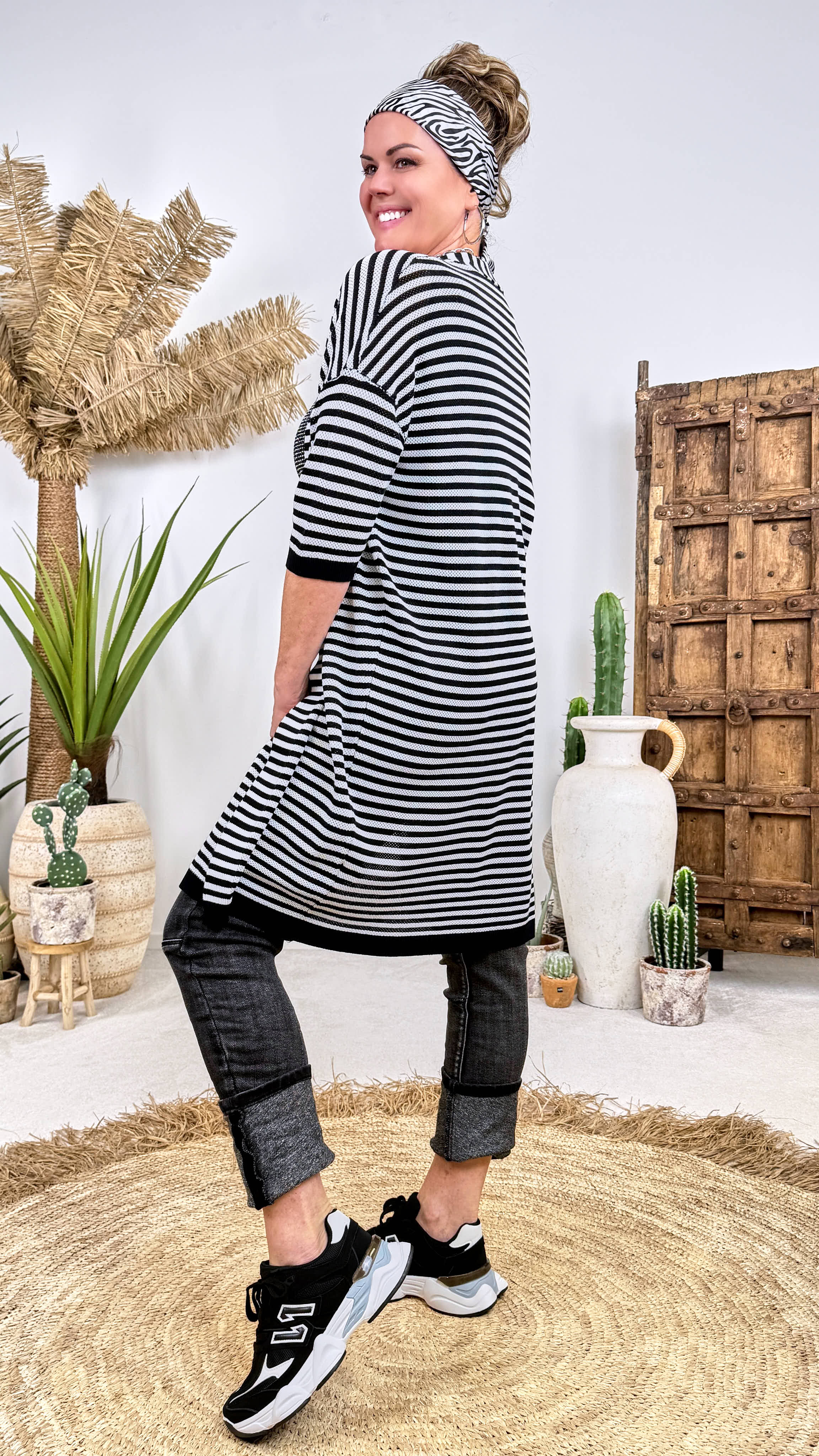 Cardigan Black & White