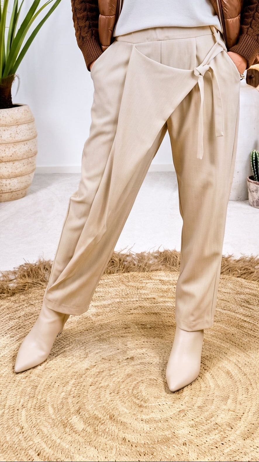 Hose Cascade Tie *Beige*