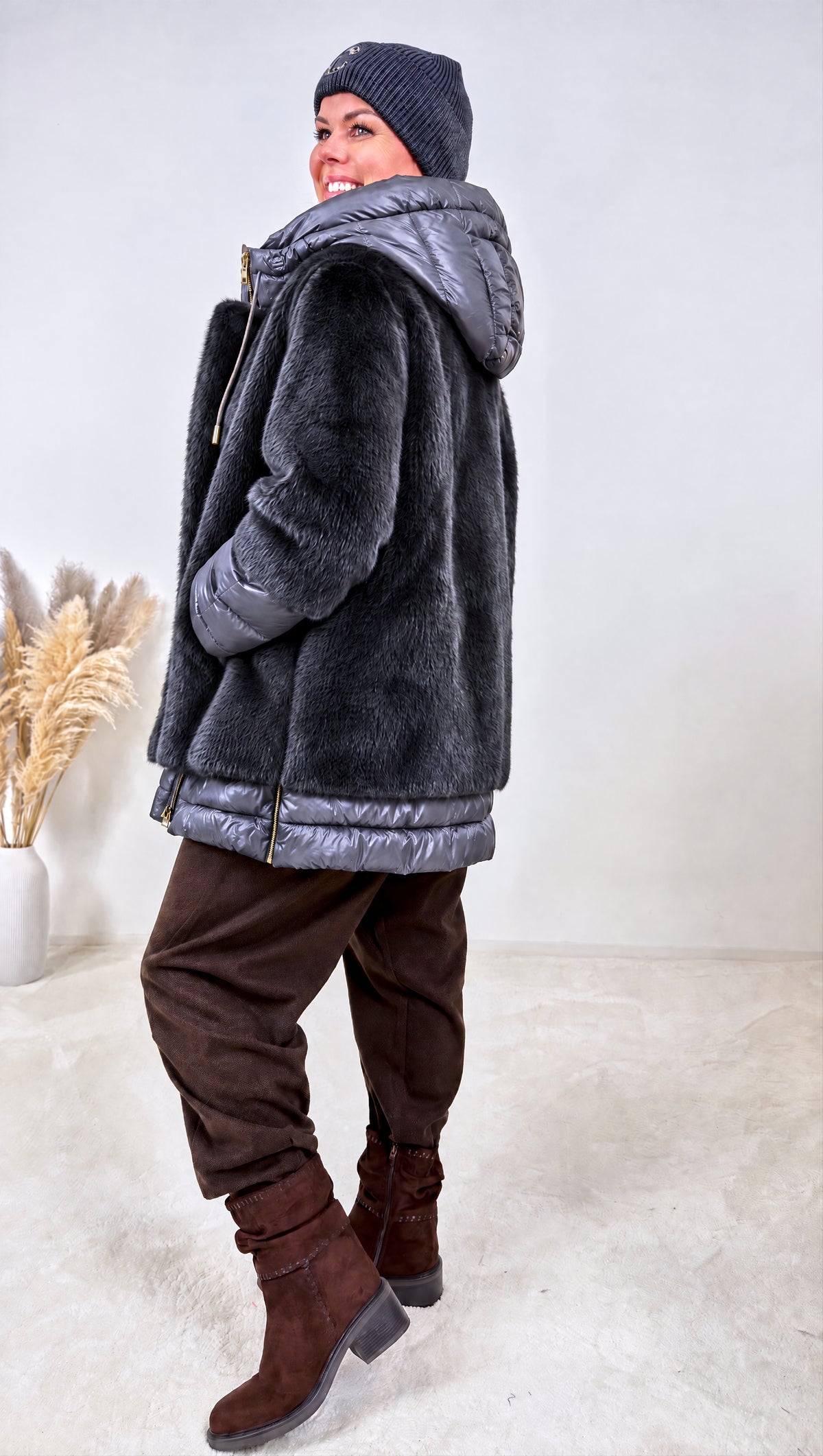 Steppjacke Everyday is Autumn *Schwarz* - Power of Princess