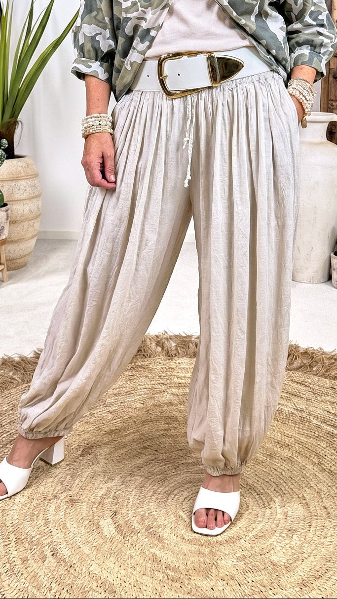 Weite Hose Velvet Chic *Beige*