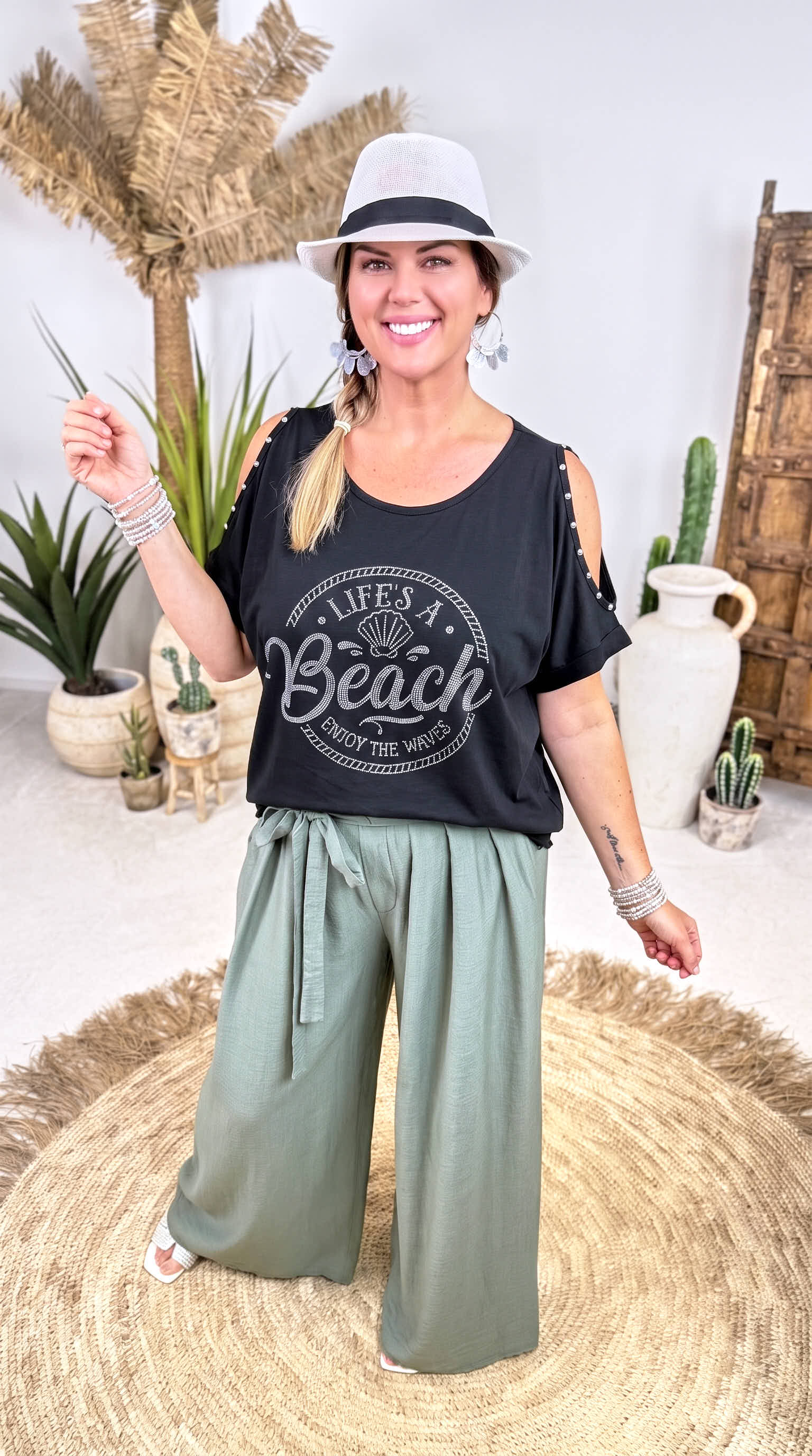T-Shirt Life Is A Beach *Schwarz*