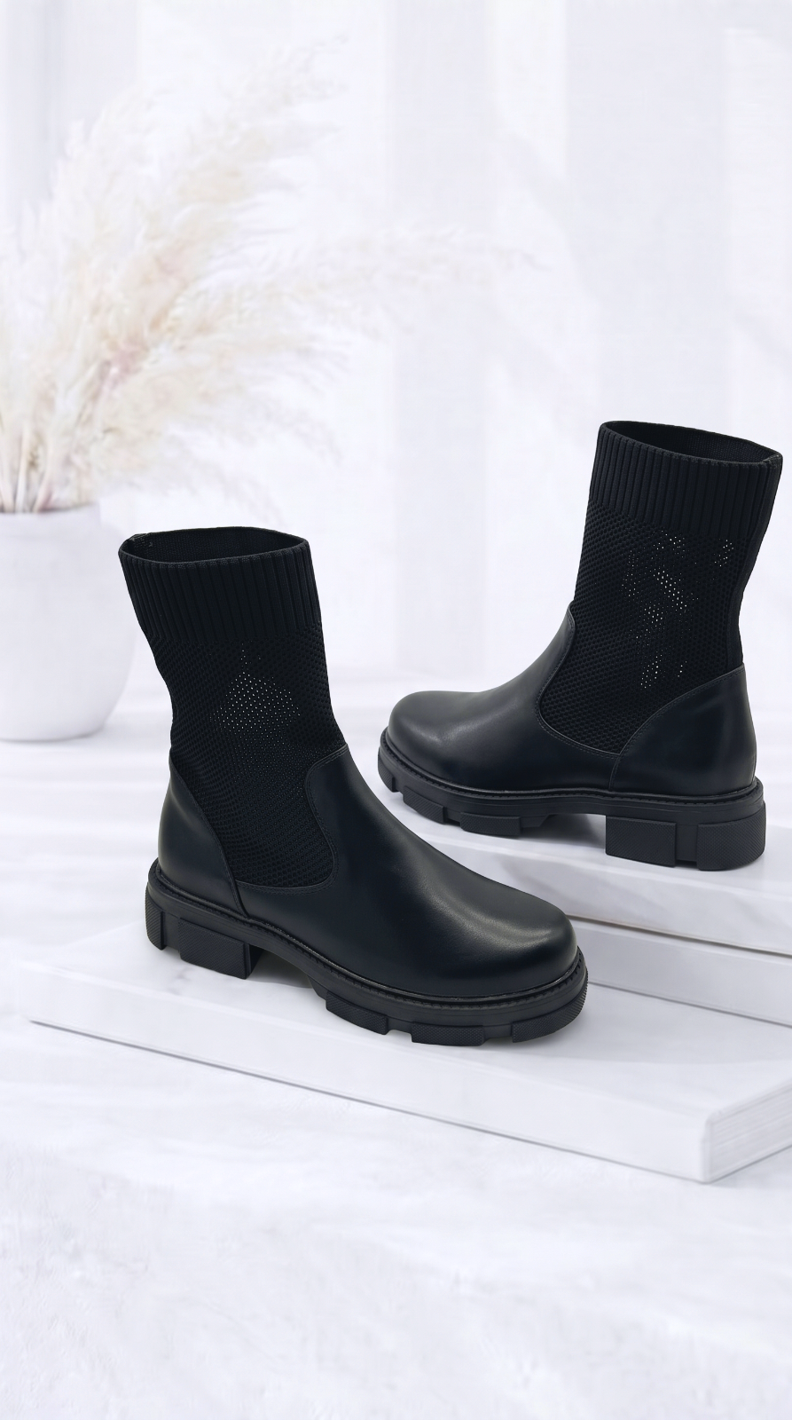 Boots Chic Essence *Schwarz*