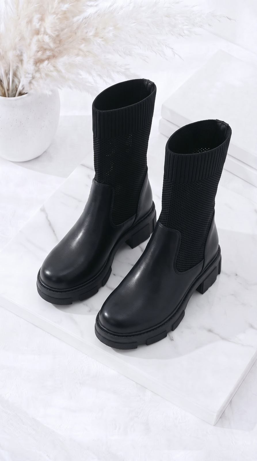 Boots Chic Essence *Schwarz*