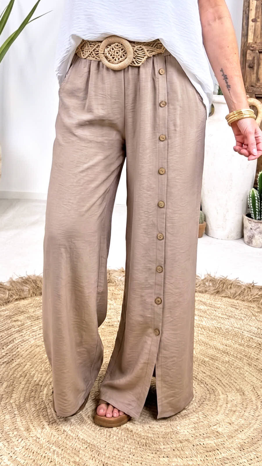 Weite Hose Row of Buttons *Taupe*
