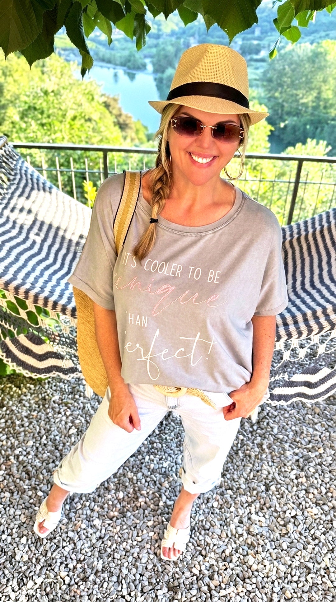 Oversizedshirt Unique is Cooler *Taupe*