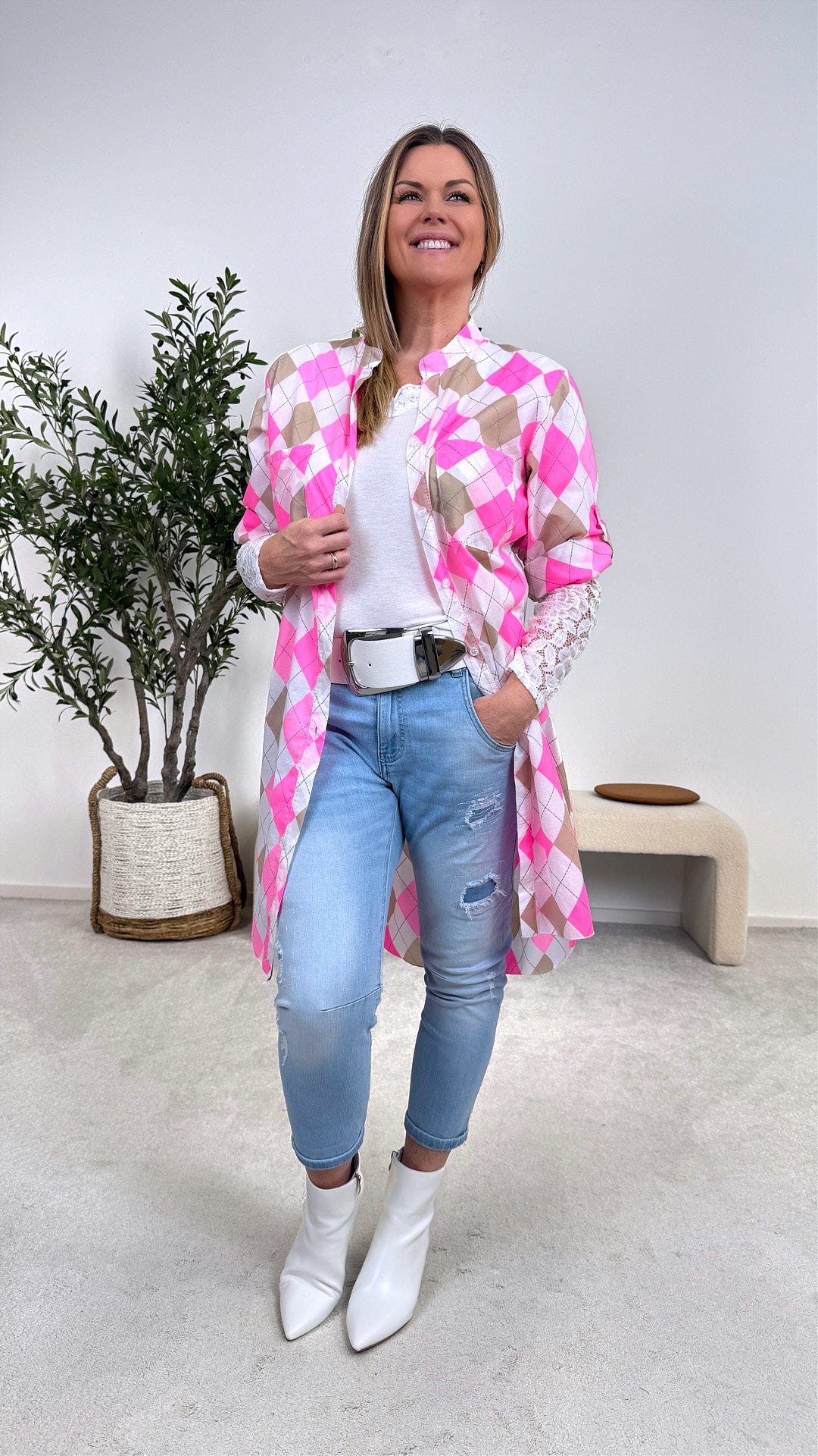 Long-Bluse Confident Chic *Neon Pink*