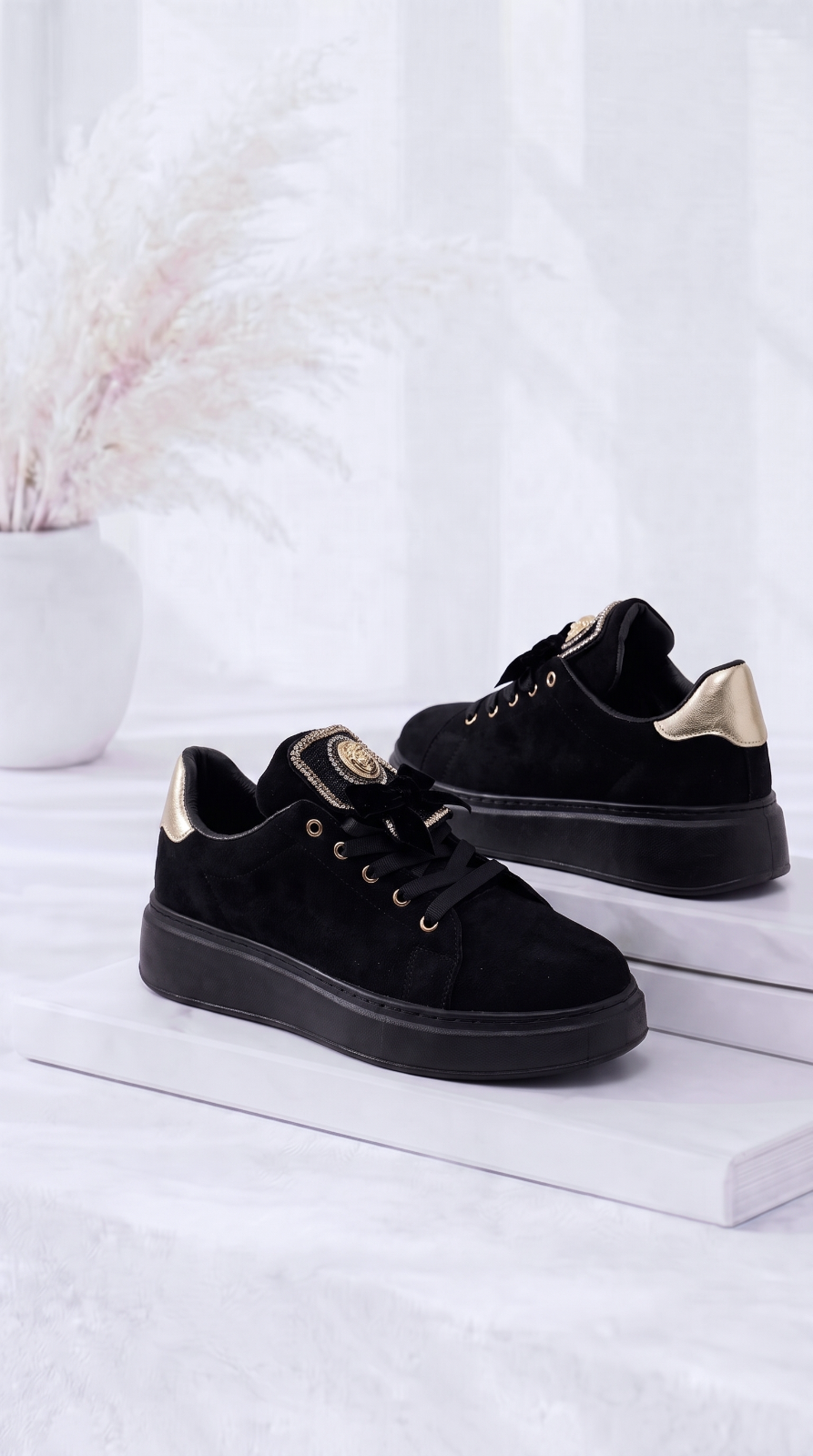Sneaker Medaillon Luxe *Schwarz*