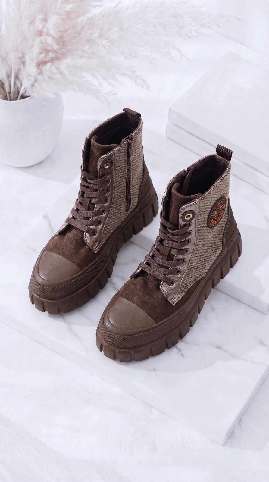 Hight-Sneaker Smile Patch *Schoko*