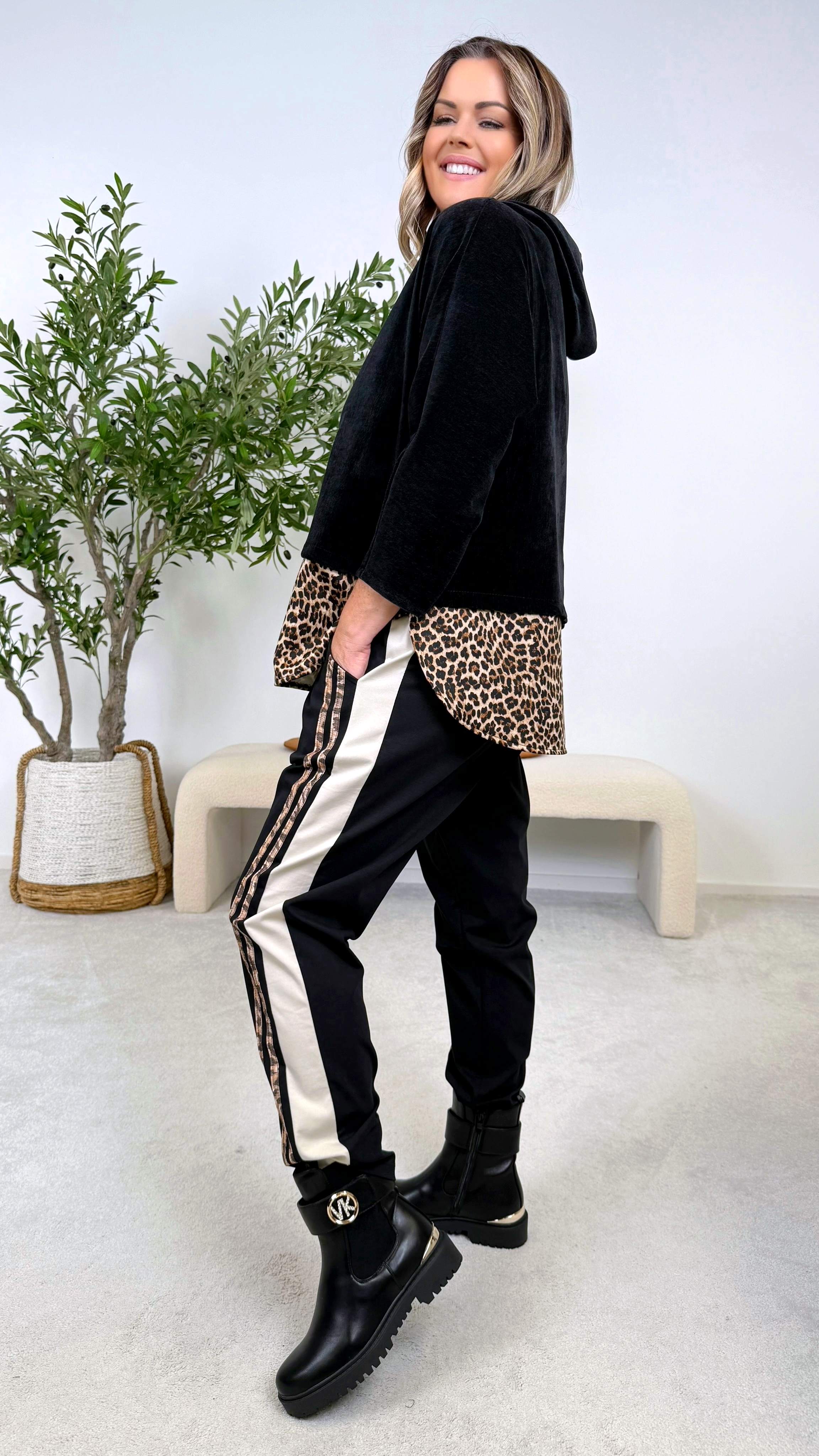 Hoodie Velvet Jungle *Schwarz* - Power of Princess