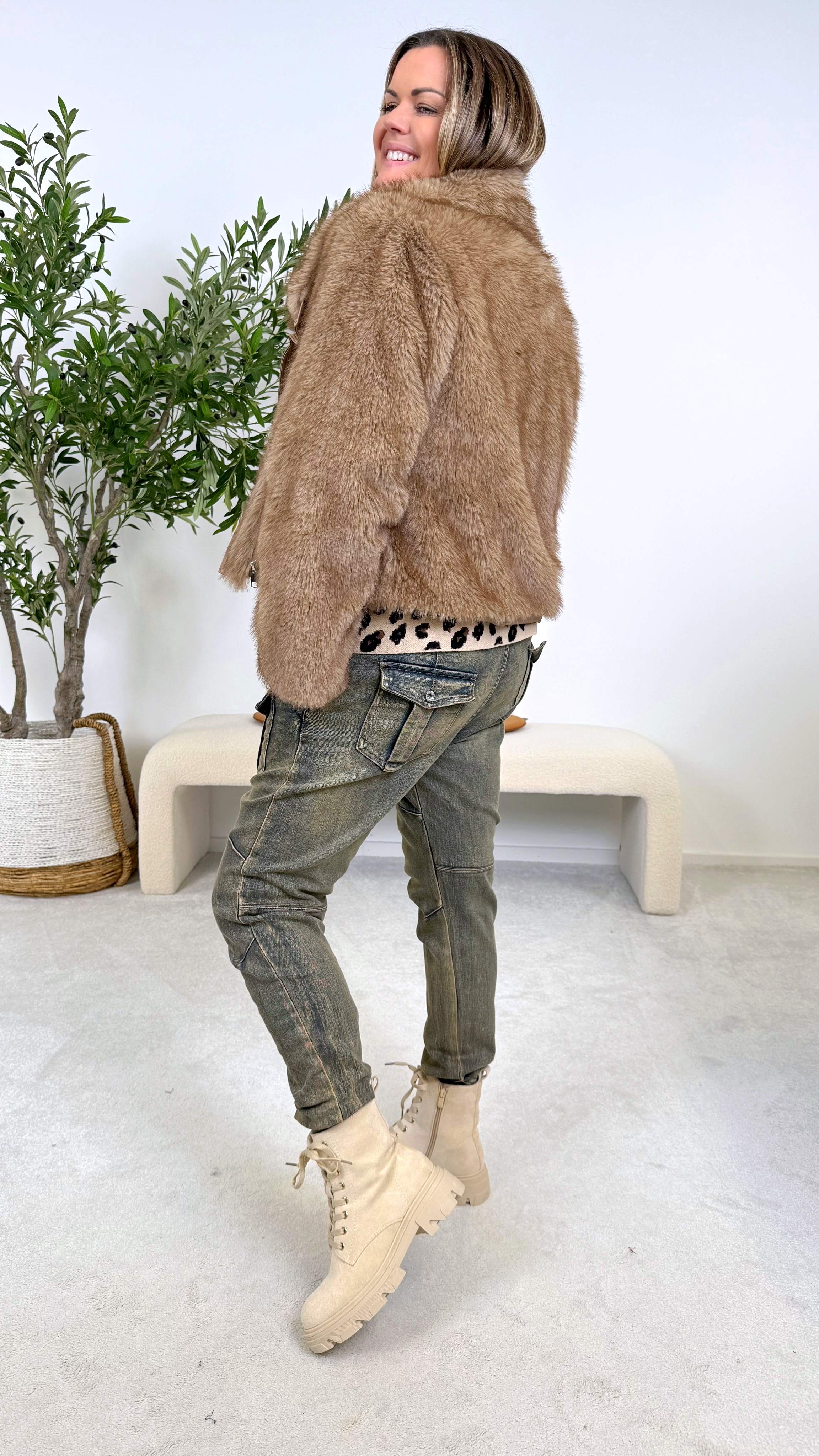 Kurze Jacke Glam Fur *Camel* - Power of Princess