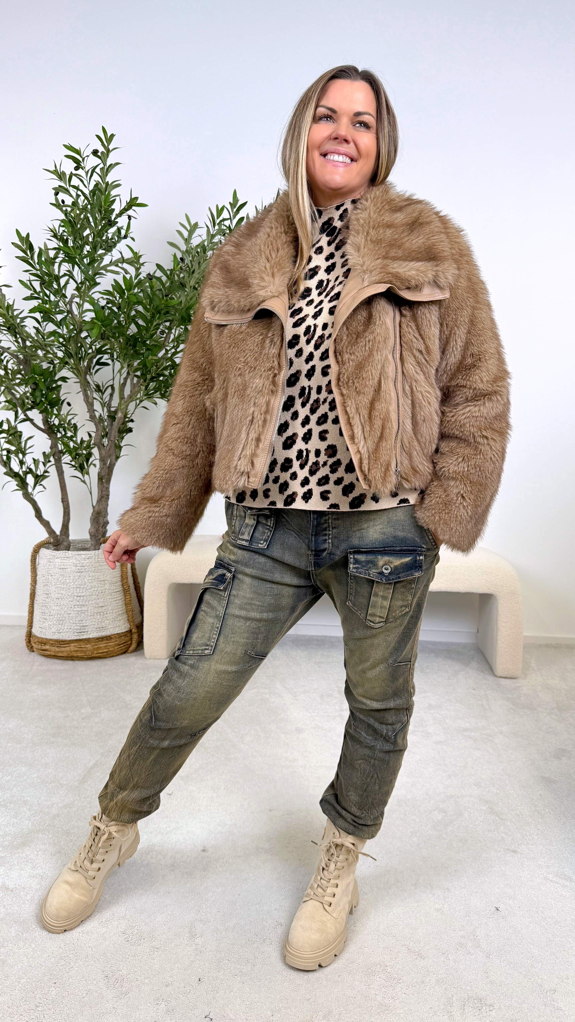 Kurze Jacke Glam Fur *Camel* - Power of Princess
