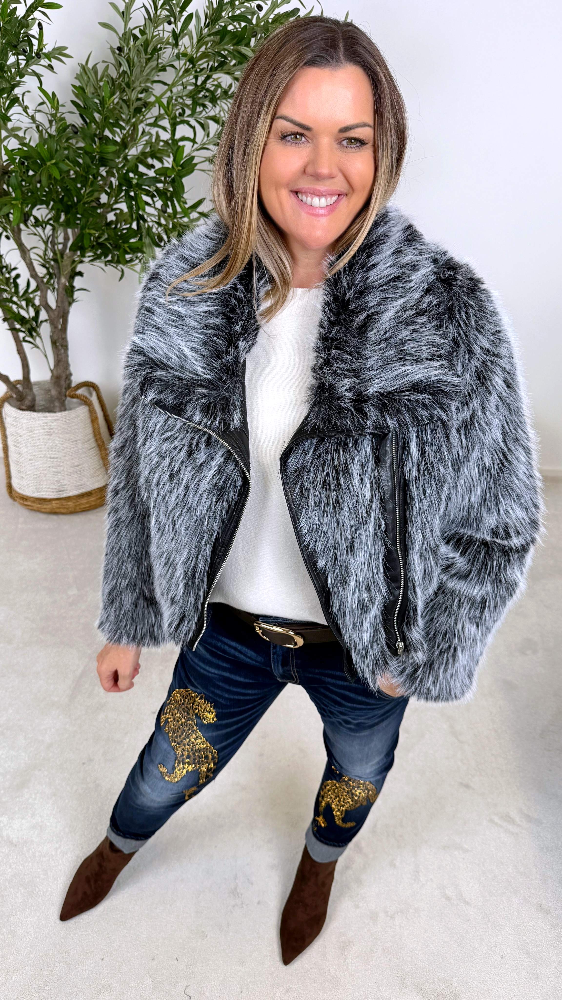Kurze Jacke Glam Fur *Schwarz/Weiß* - Power of Princess