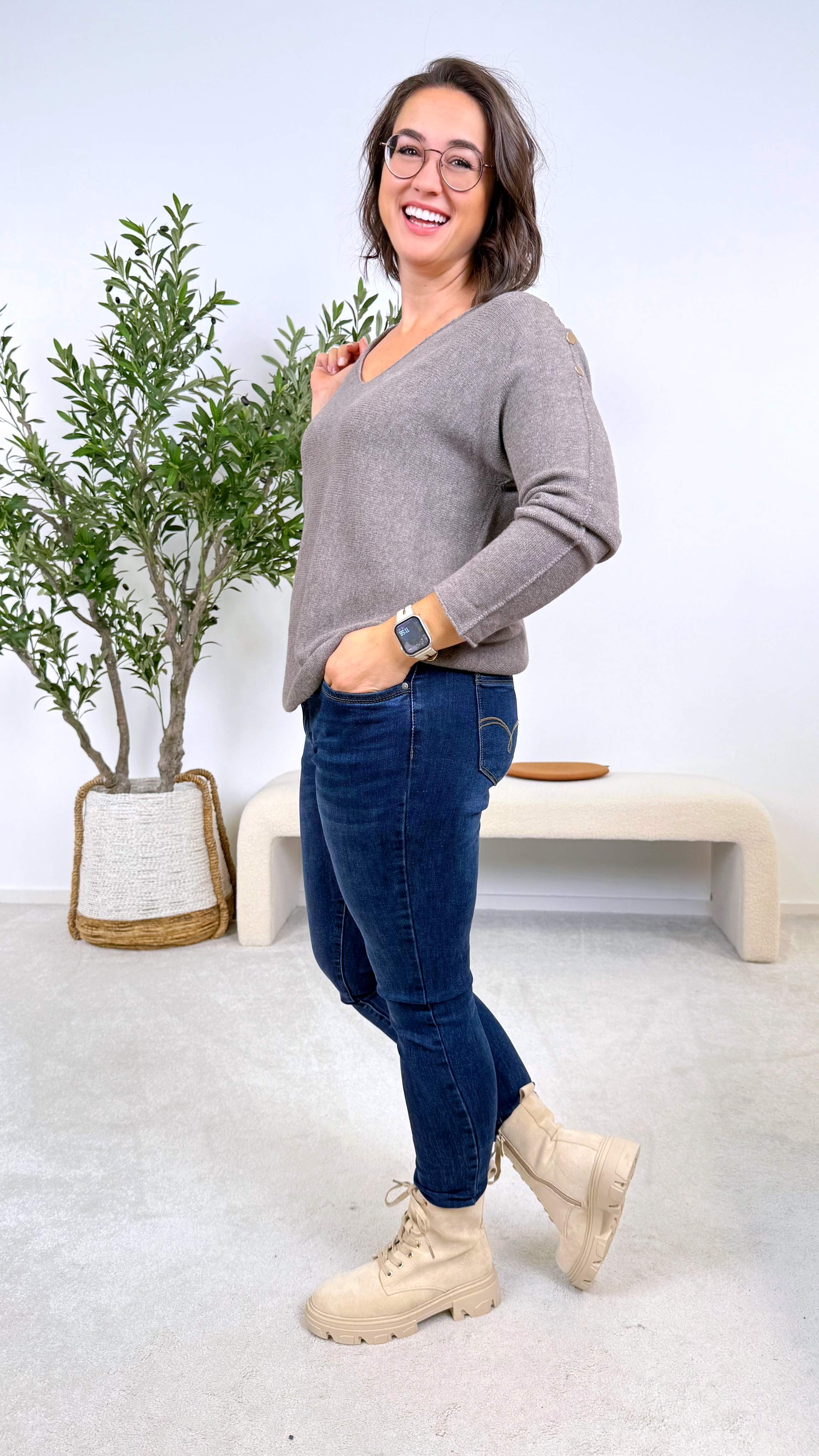 Pullover Button Queen (6 Farben) - Power of Princess