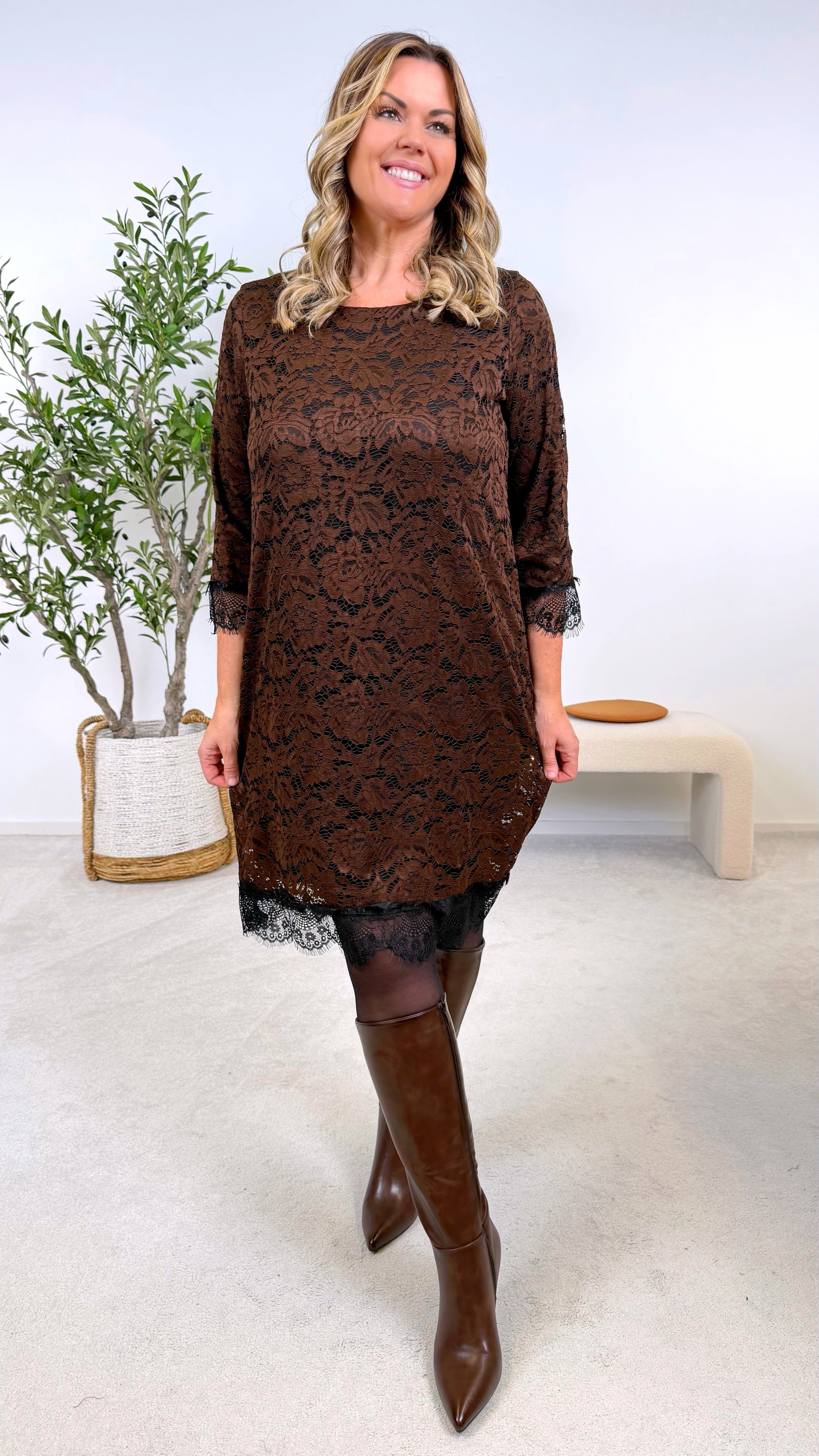 Spitzenkleid Lace Delight *Schoko*