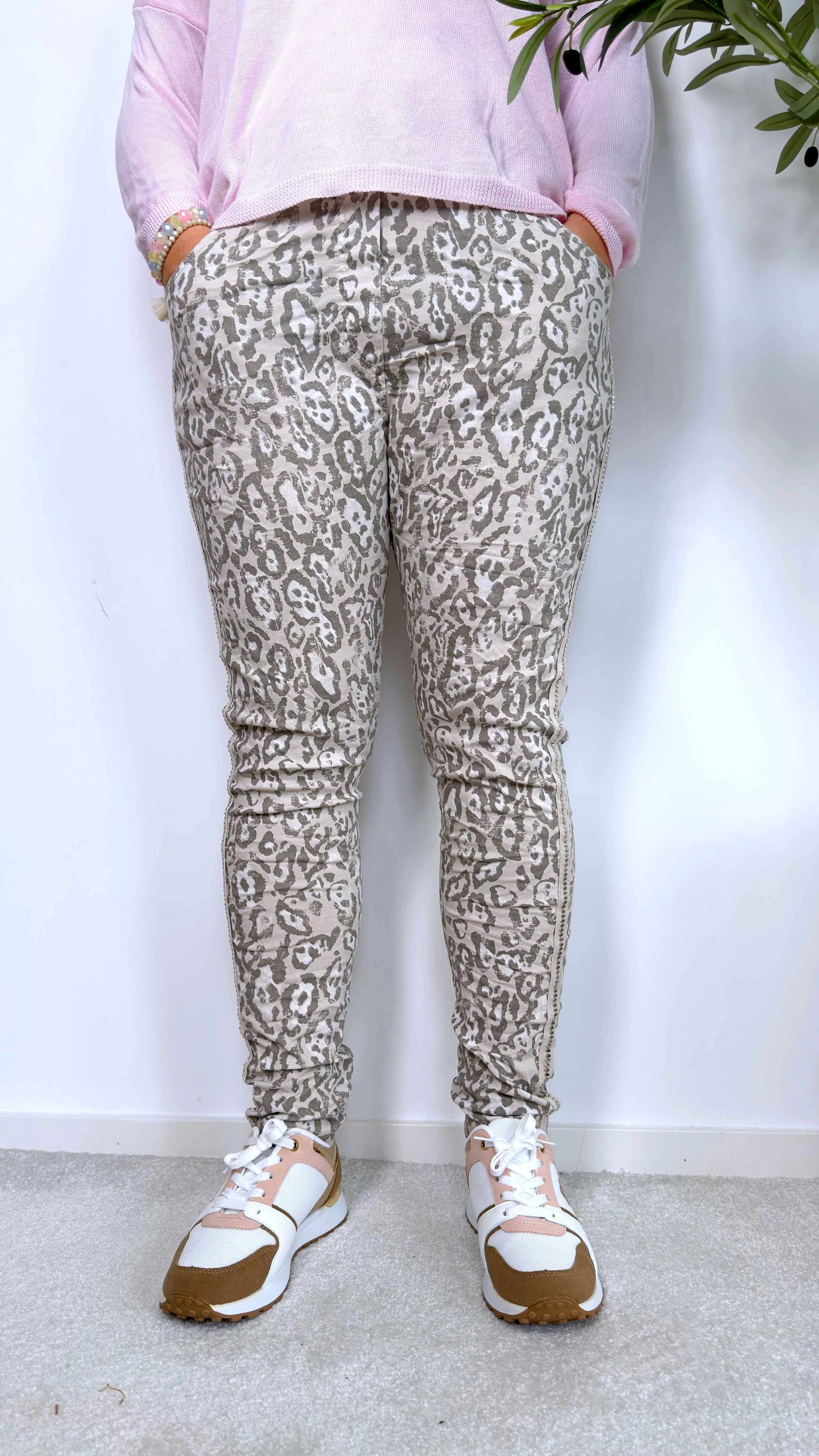 Jogpants Broken Leopard *Beige*