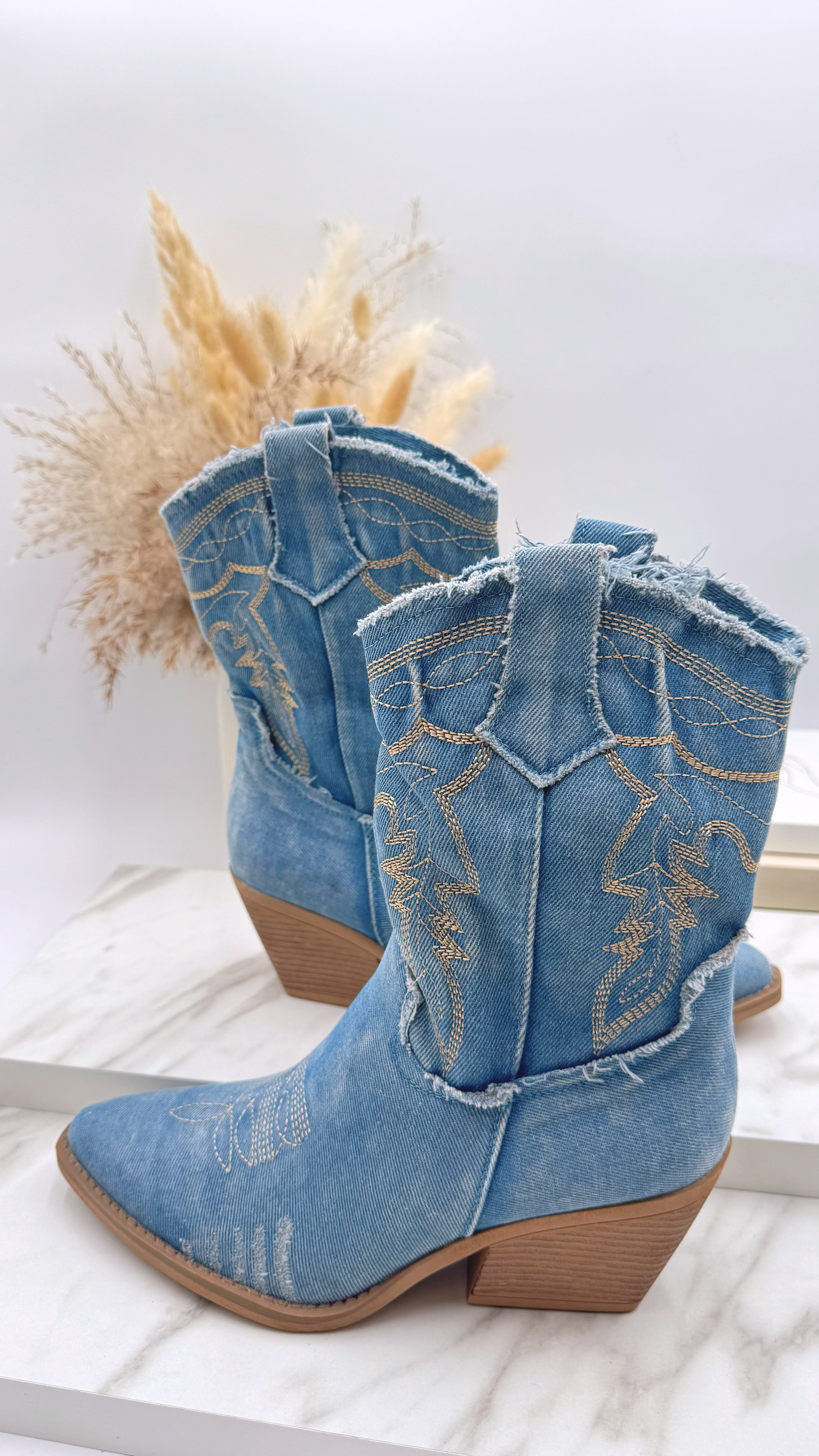 Boots Spirit Stitch